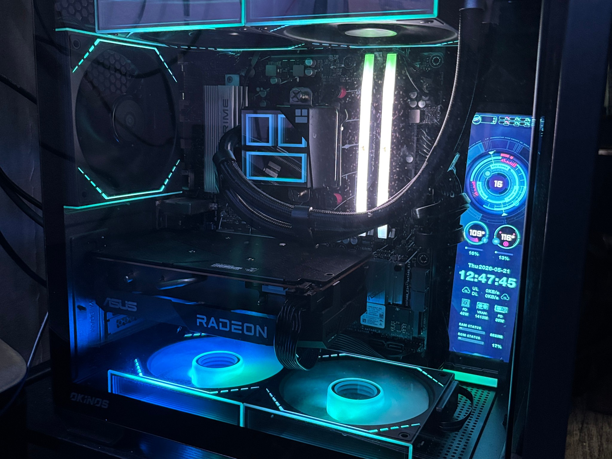 Infinity RGB | Ryzen 5 v7600x | RX 7600 | 32 GB DDR5 (6000MTs) | 1 TB SSD | digital display | 750W