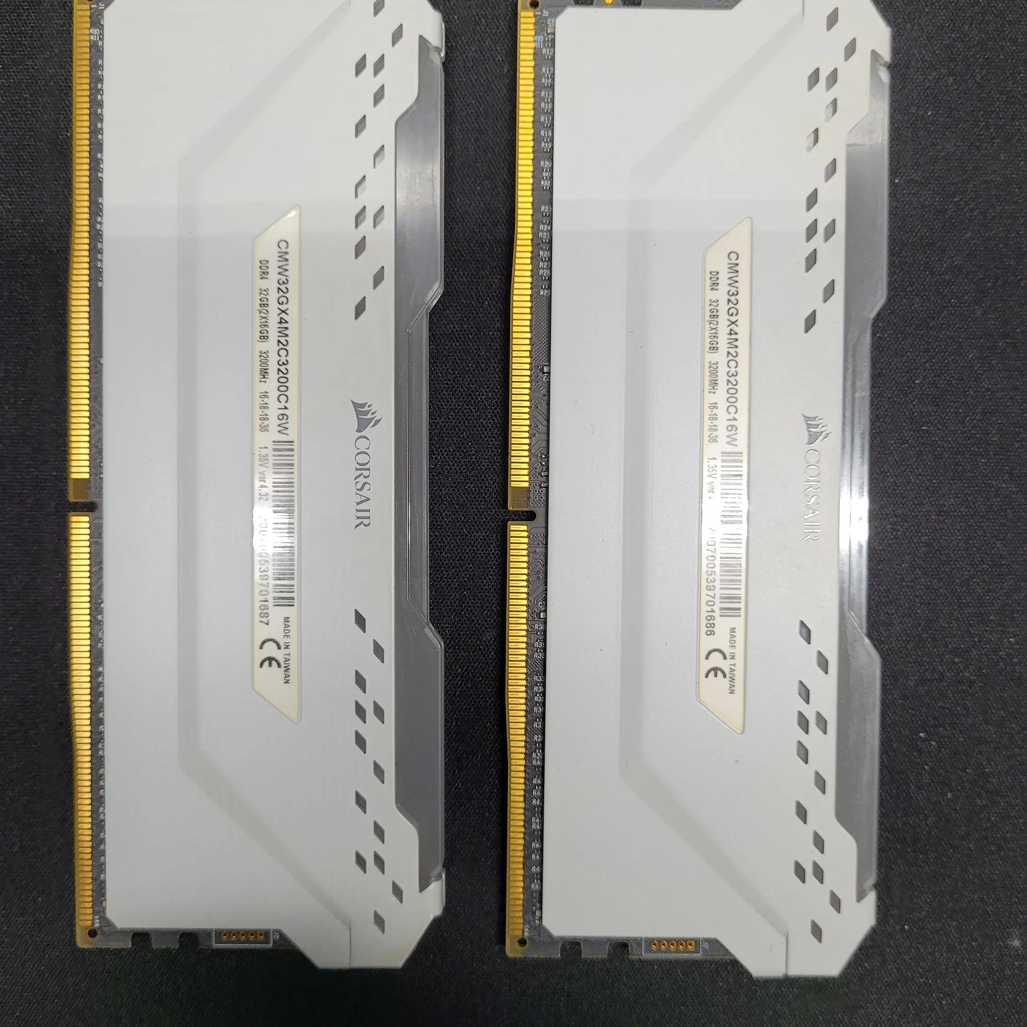 32gb Corsair Vengeance RGB Pro White DDR4