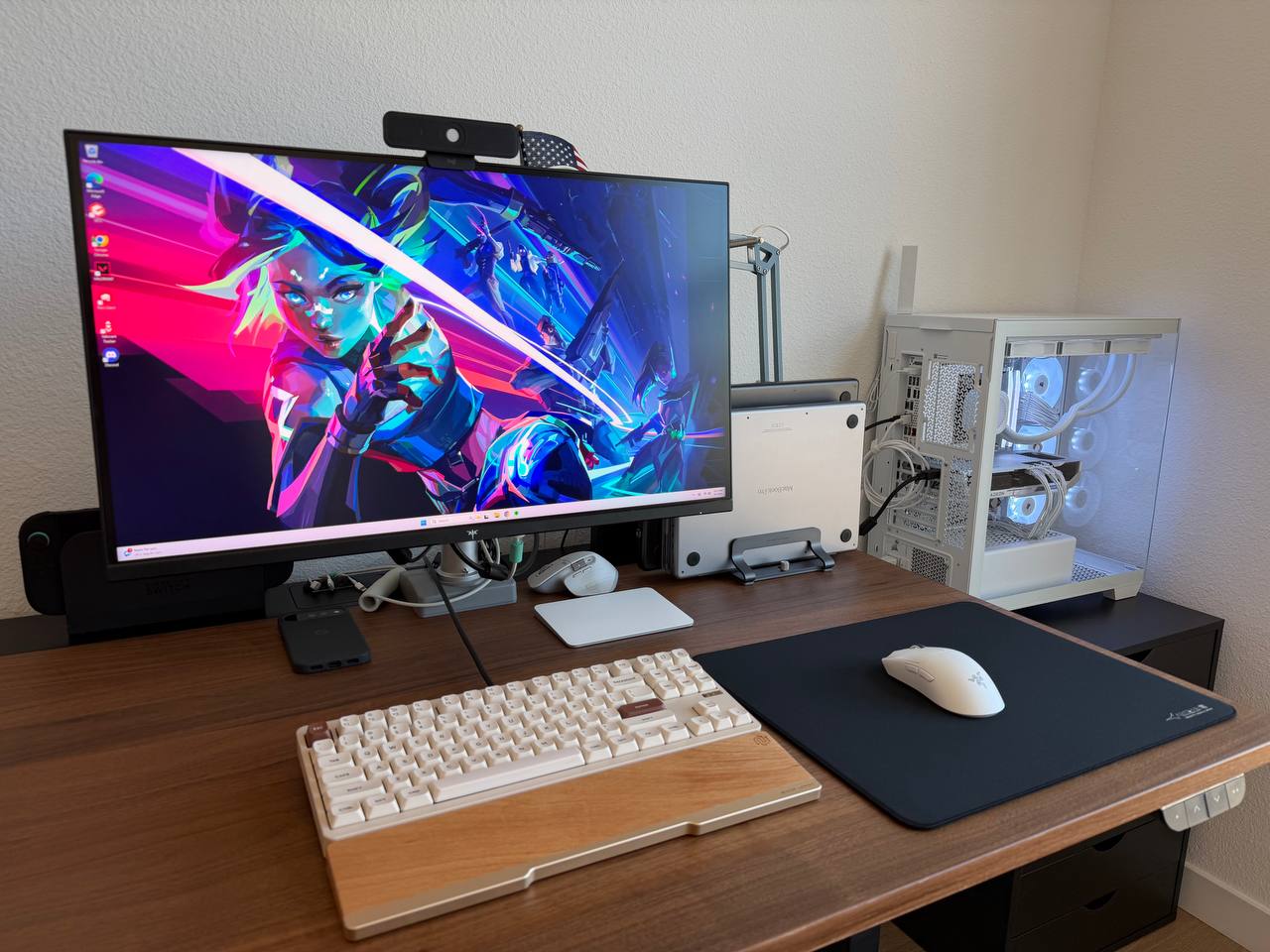 High-End Gaming PC - AMD Ryzen 7 9800X3D / AMD RX 9070 XT / 32GB DDR5 RAM