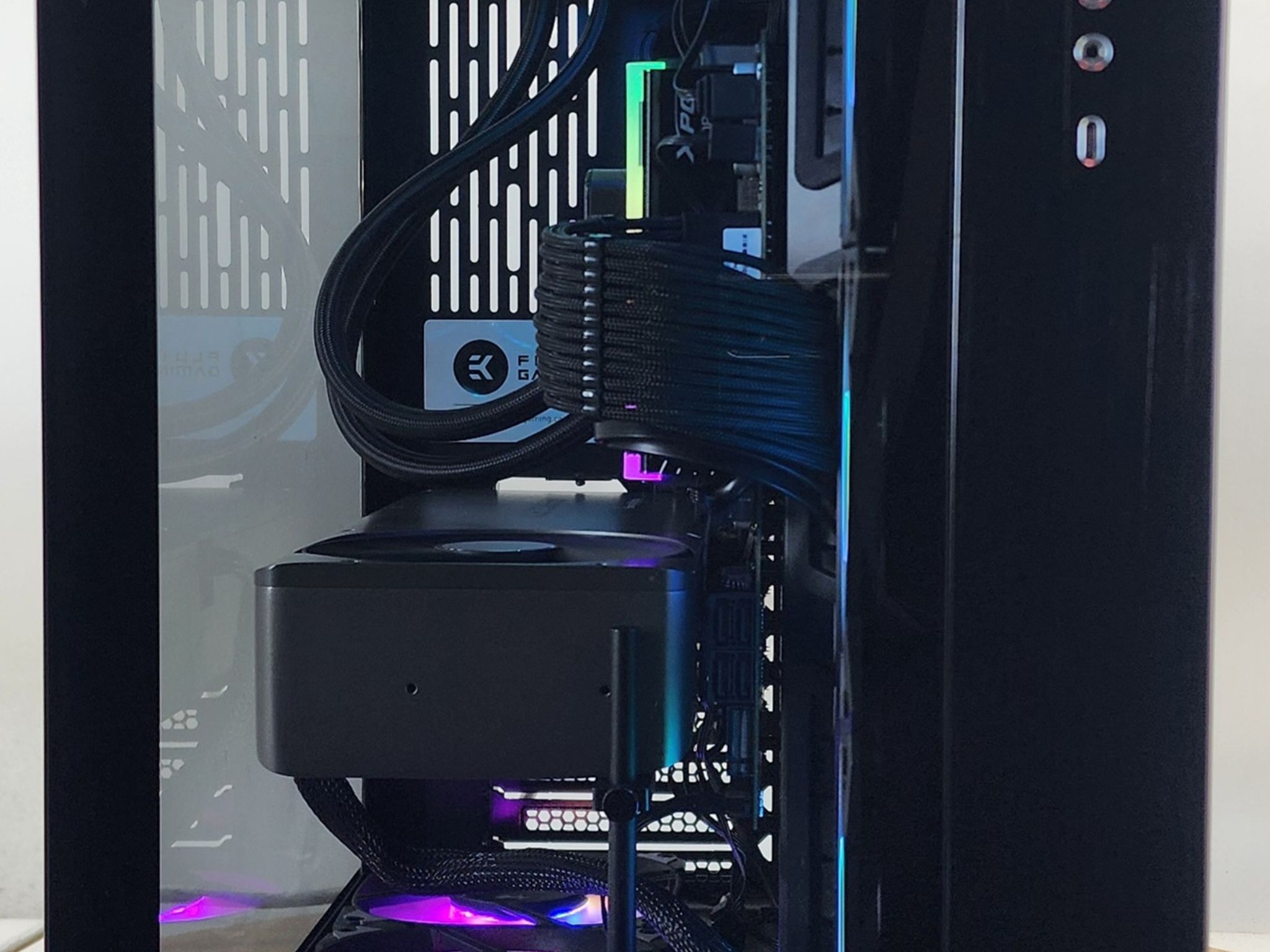 Gaming PC Ryzen 9 7950X 32GB RAM 1TB SSD RTX 4070 Ti SUPER 16GB Win11 Computer