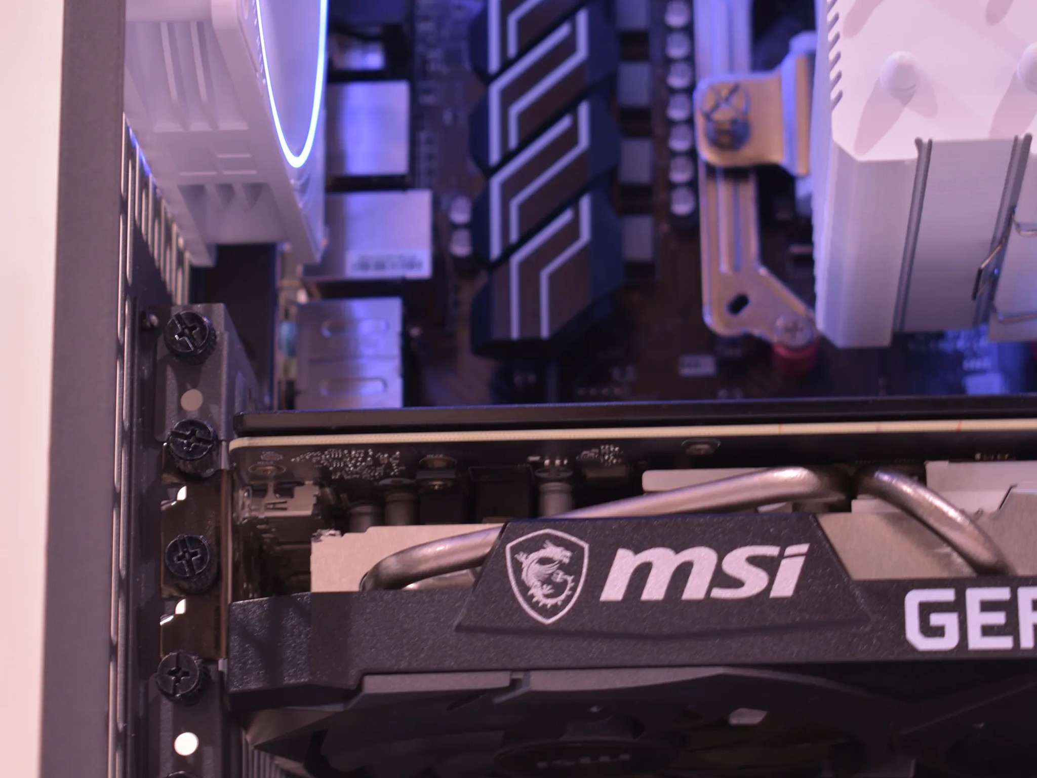 🌲Fractal North🌲 Ryzen 5 5600 | RTX 3070 8GB | 32GB Ram DDR4 | 1TB nVME SSD | Win11 Pro+Wifi+RGB