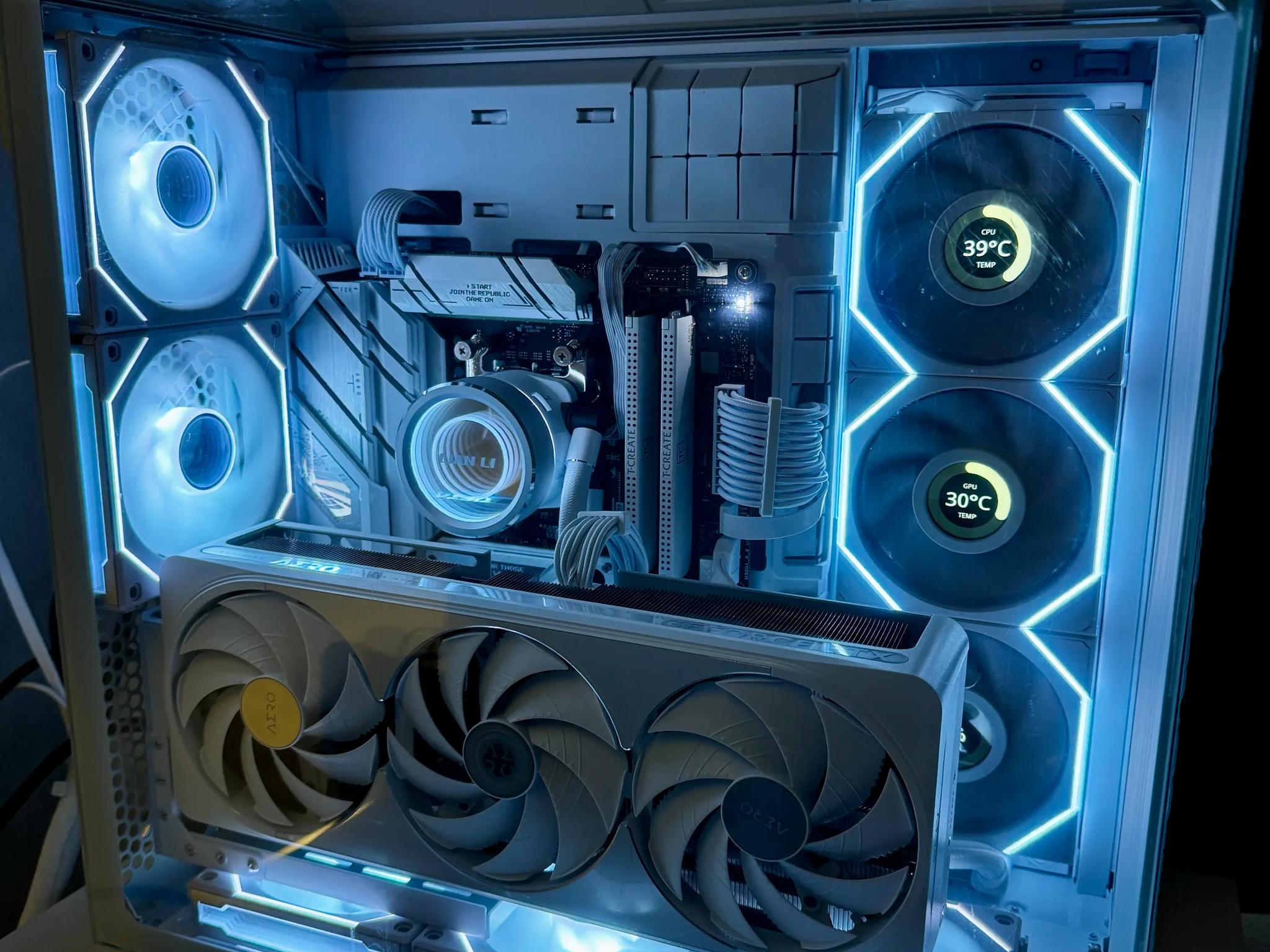 White RGB Lian Li Infinity Glass PC | 1440p High | Ryzen 7 9800X3D | 32GB RAM | 2 TB SSD | 5070 Ti
