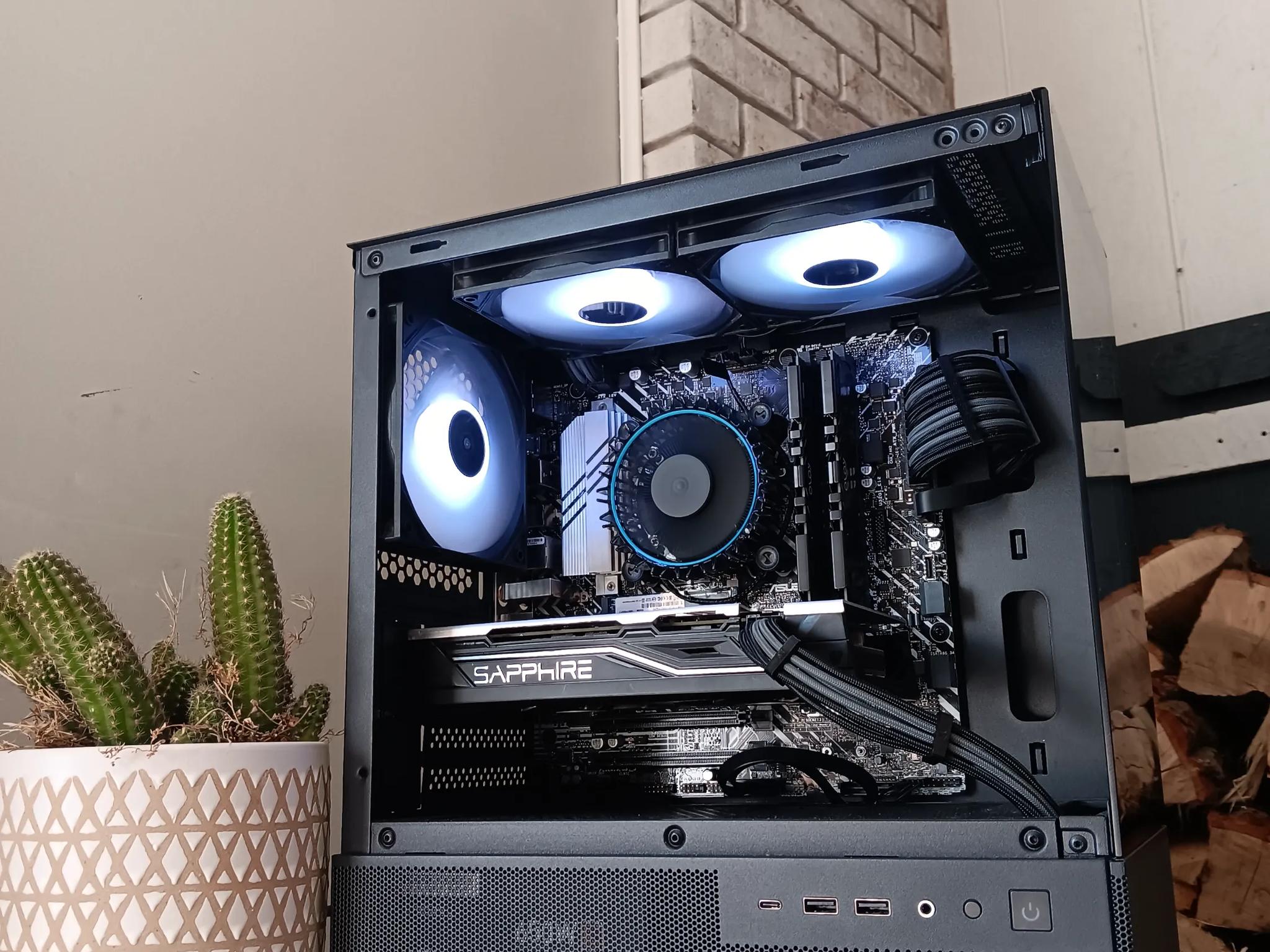 💎Budget Aesthetics💎/Rx 580 8gb/Intel i3-12100f/16gb ddr4 3200mhz/1tb nvme/