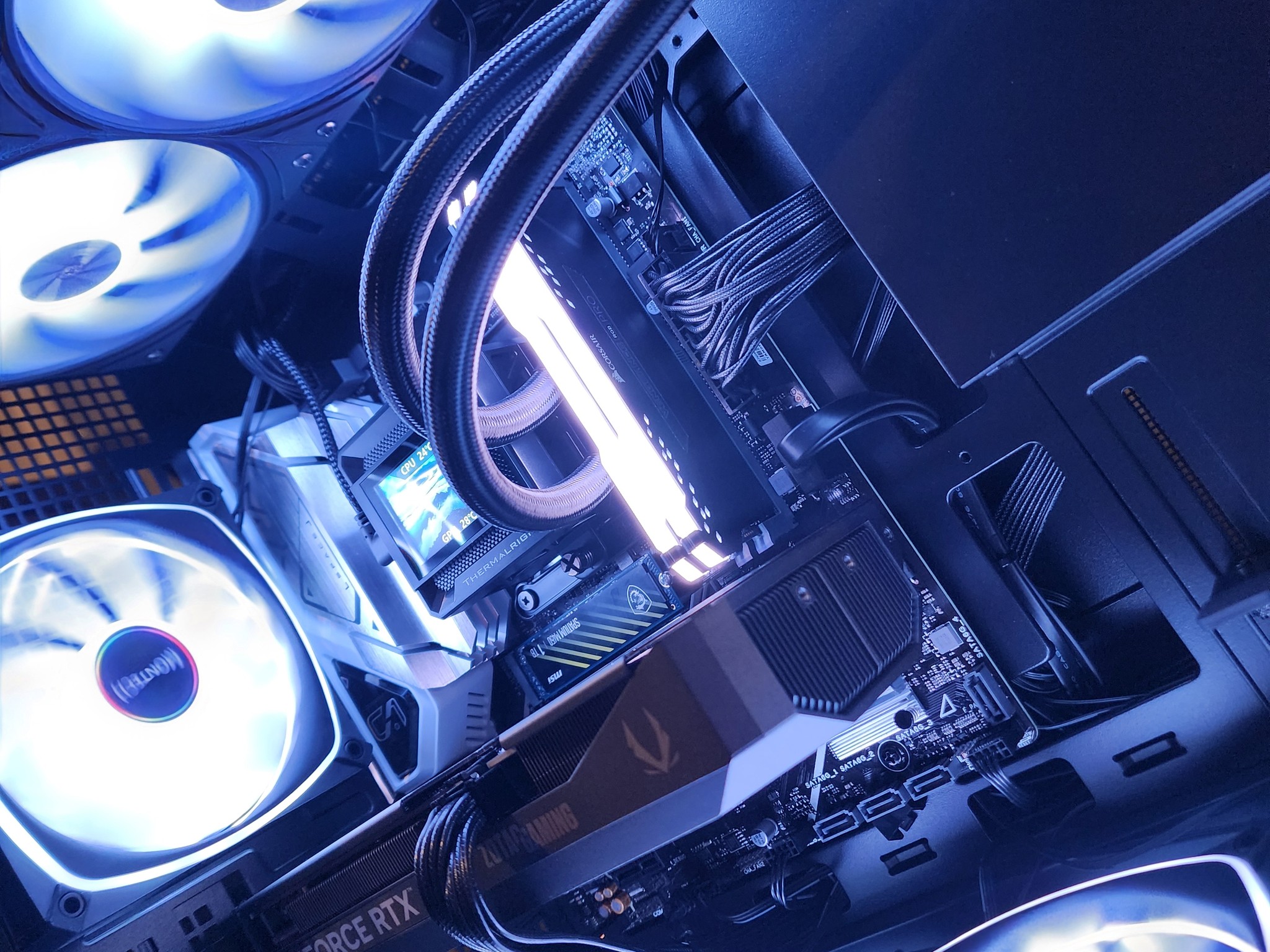 RTX 5060 Ti / i9-12900K / 32GB DDR4 RAM / 1TB NVMe SSD