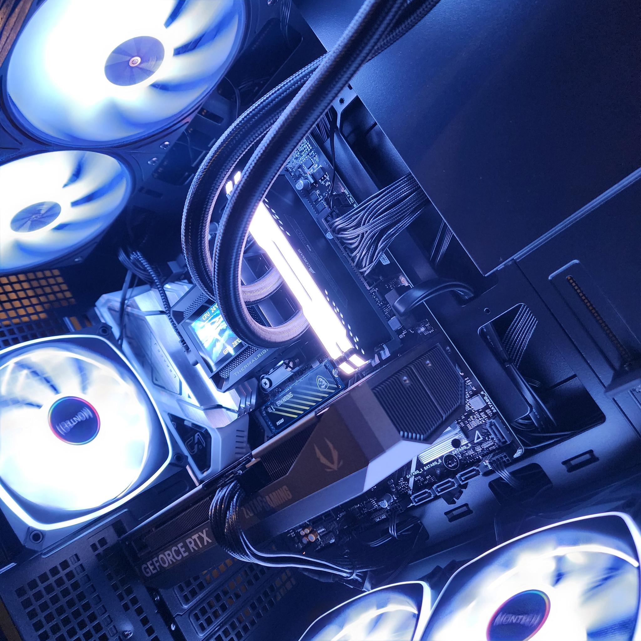 RTX 5060 Ti / i9-12900K / 32GB DDR4 RAM / 1TB NVMe SSD