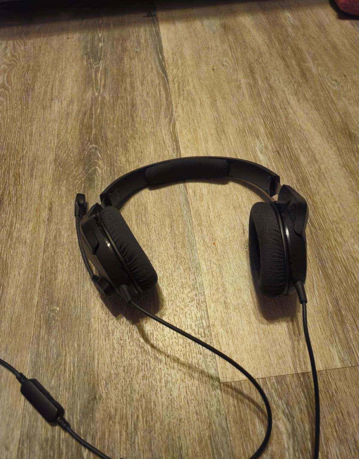 *HOLIDAY SALE* USED WIRED HEADSET (HYPERX CLOUD STINGER CORE)