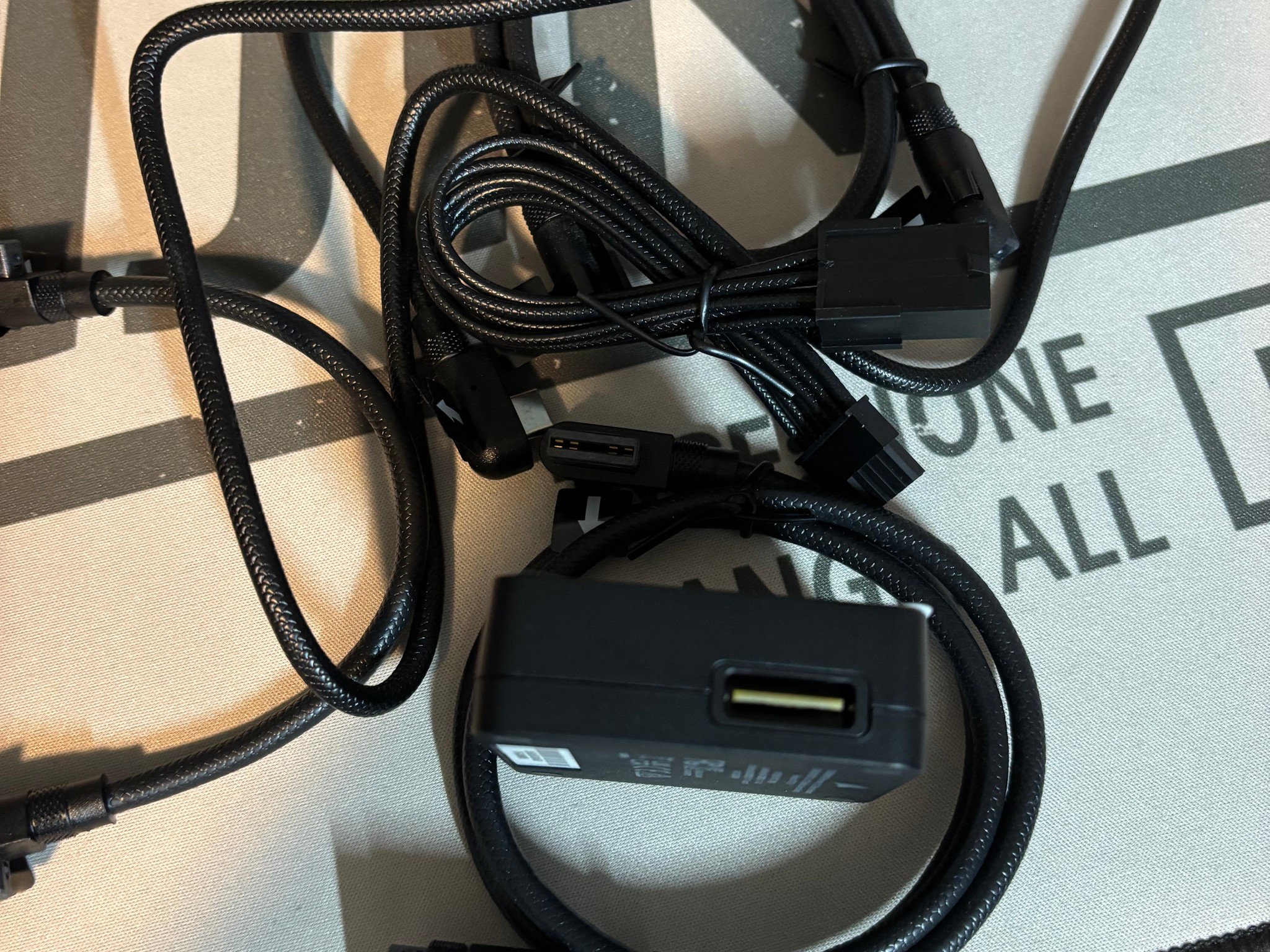 CORSAIR ICUE LINK FAN HUB + CABLES