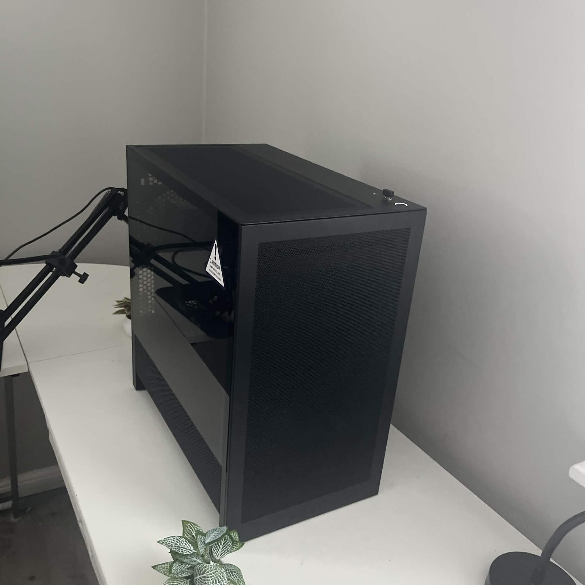 🖥️ RTX 5060 | DDR5 | i5 14400F | Gen 4 NVMe SSD | Black Minimalist Gaming PC