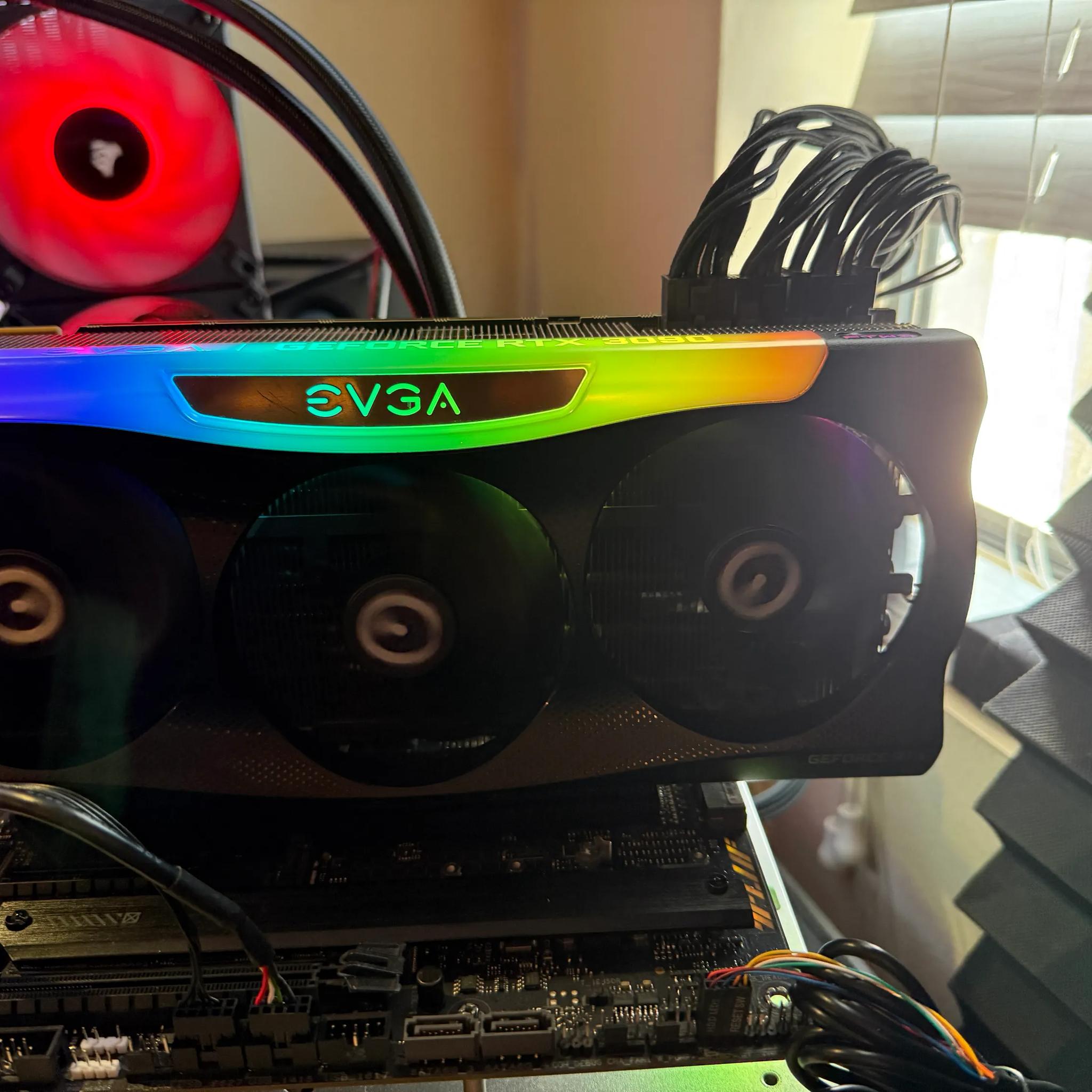 E.V.G.A NVIDIA RTX 3090 FTW3 24GB DDR6X RUNS LIKE A DREAM