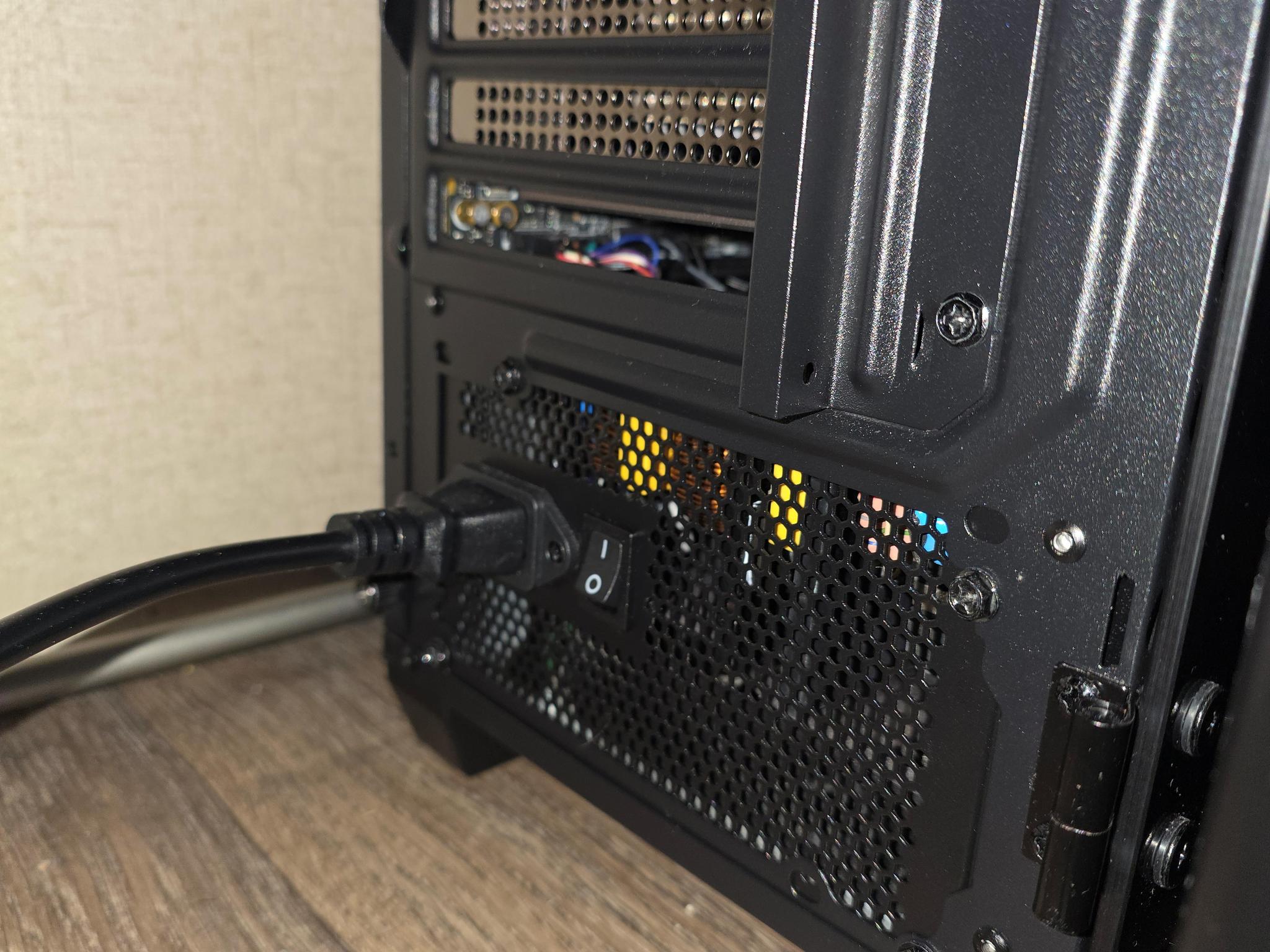 NVIDIA GeForce RTX 4080s, i7-13700KF Liquid Cooled mATX (Perfect Condition)