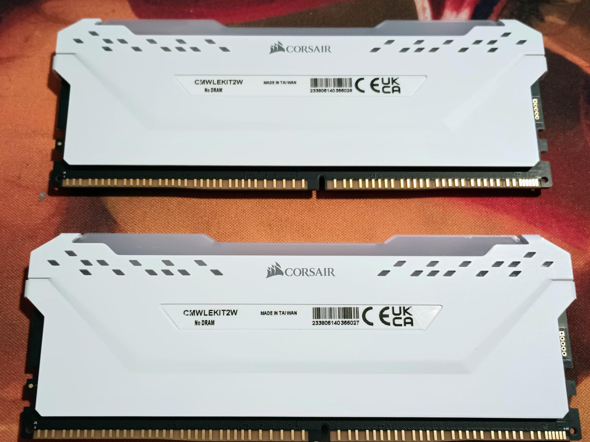 Corsair Vengeance RGB Pro Light Enhancement Kit - White (CMWLEKIT2W)