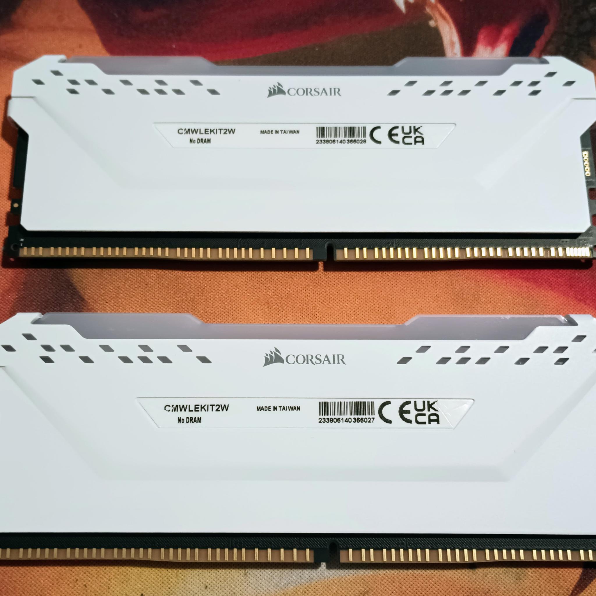 Corsair Vengeance RGB Pro Light Enhancement Kit - White (CMWLEKIT2W)