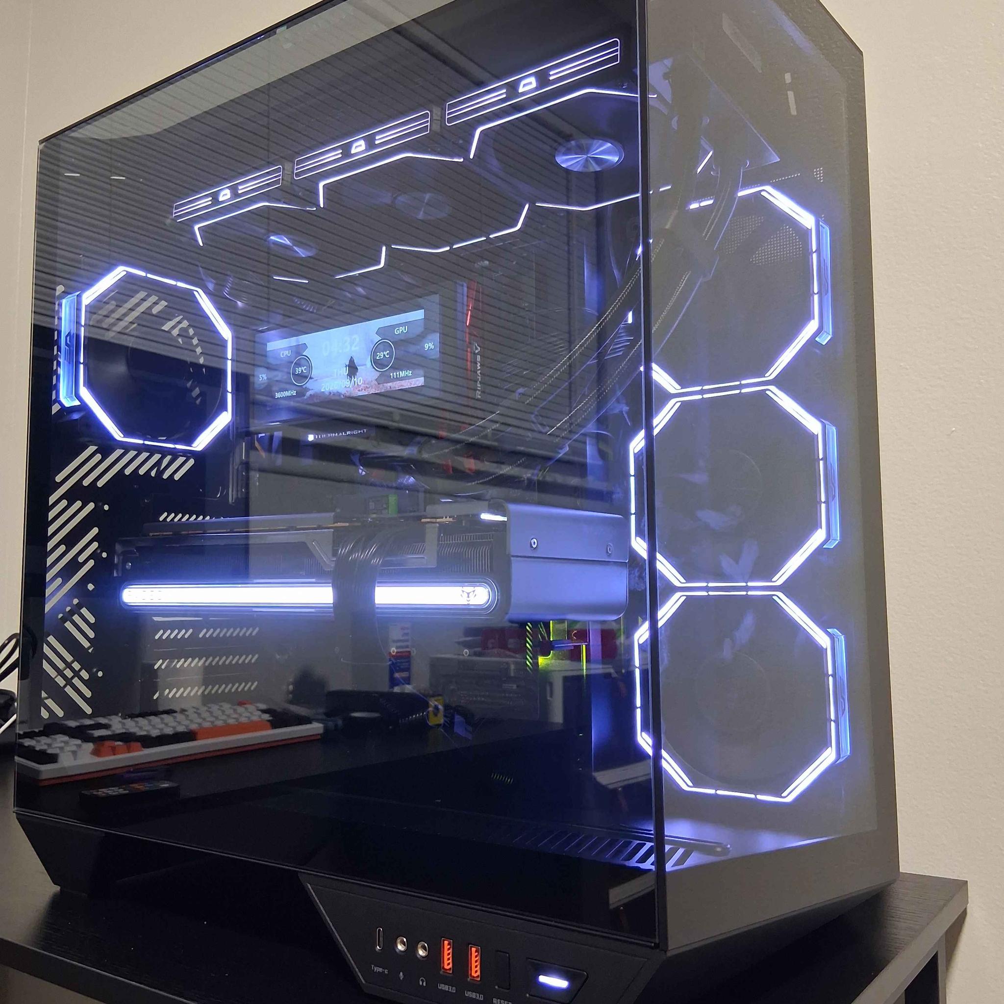Gaming PC Ryzen 7 5700x 32GB DDR4 / 1TB SSD / SAPPHIRE RX 7800 XT 16GB / WINDOWS 11 / WIFI