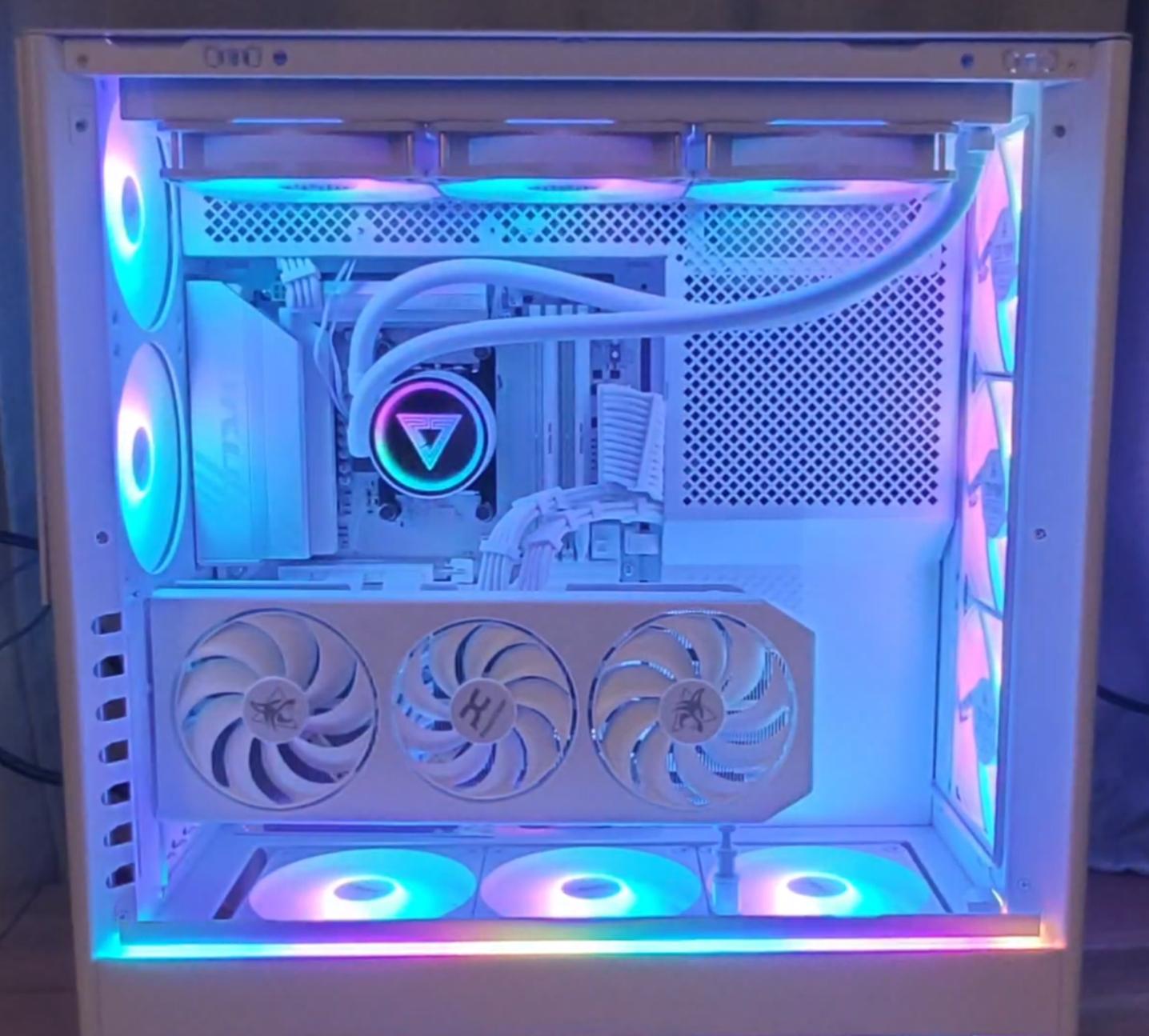 Custom Gaming PC - Ryzen 7 7800X3D, Spectral White RX 9070 XT, 32 GB DDR5 6400mHz, 2 TB Gen4 NVME
