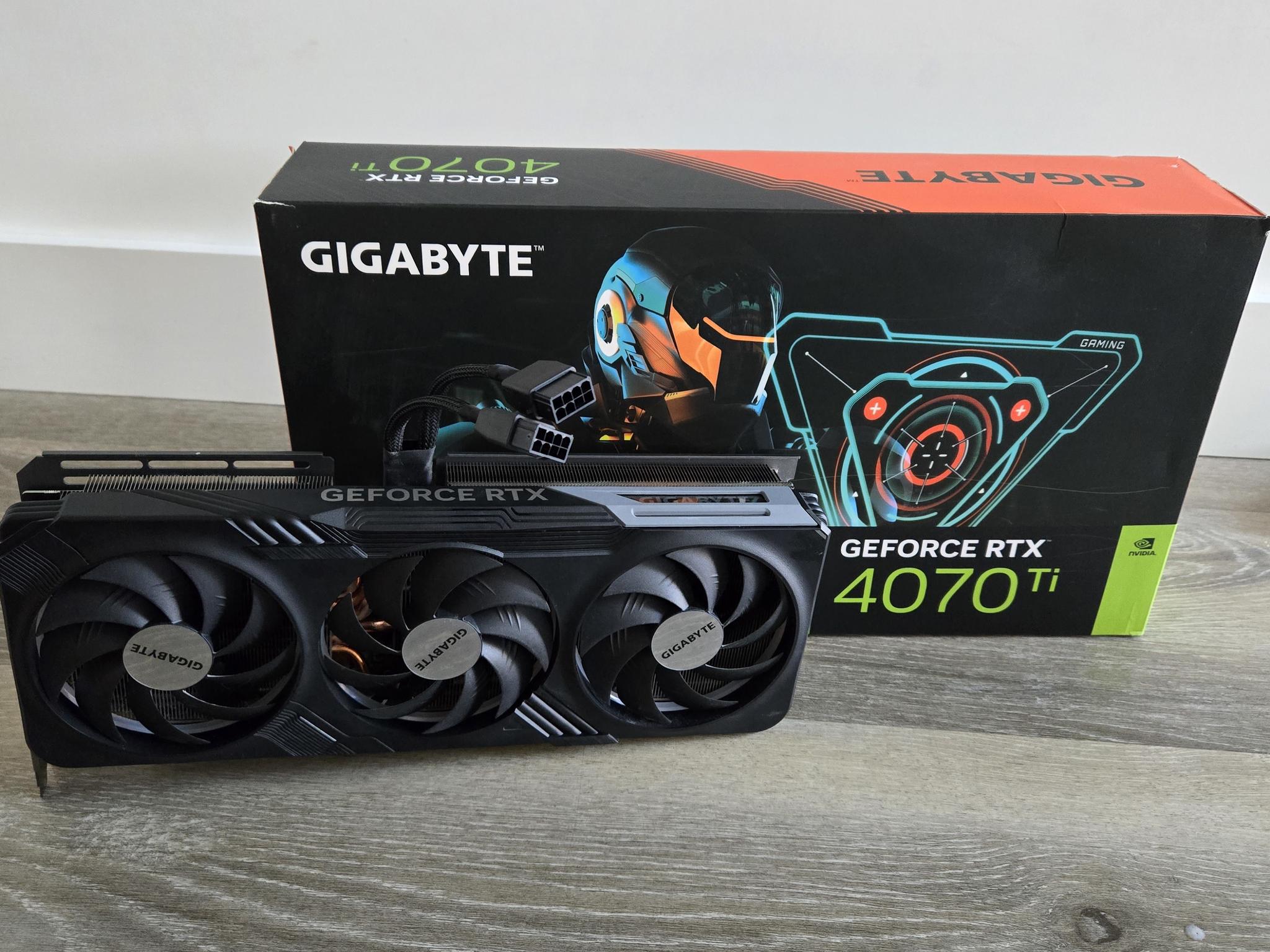 GIGABYTE GeForce RTX 4070 Ti GAMING OC 12GB