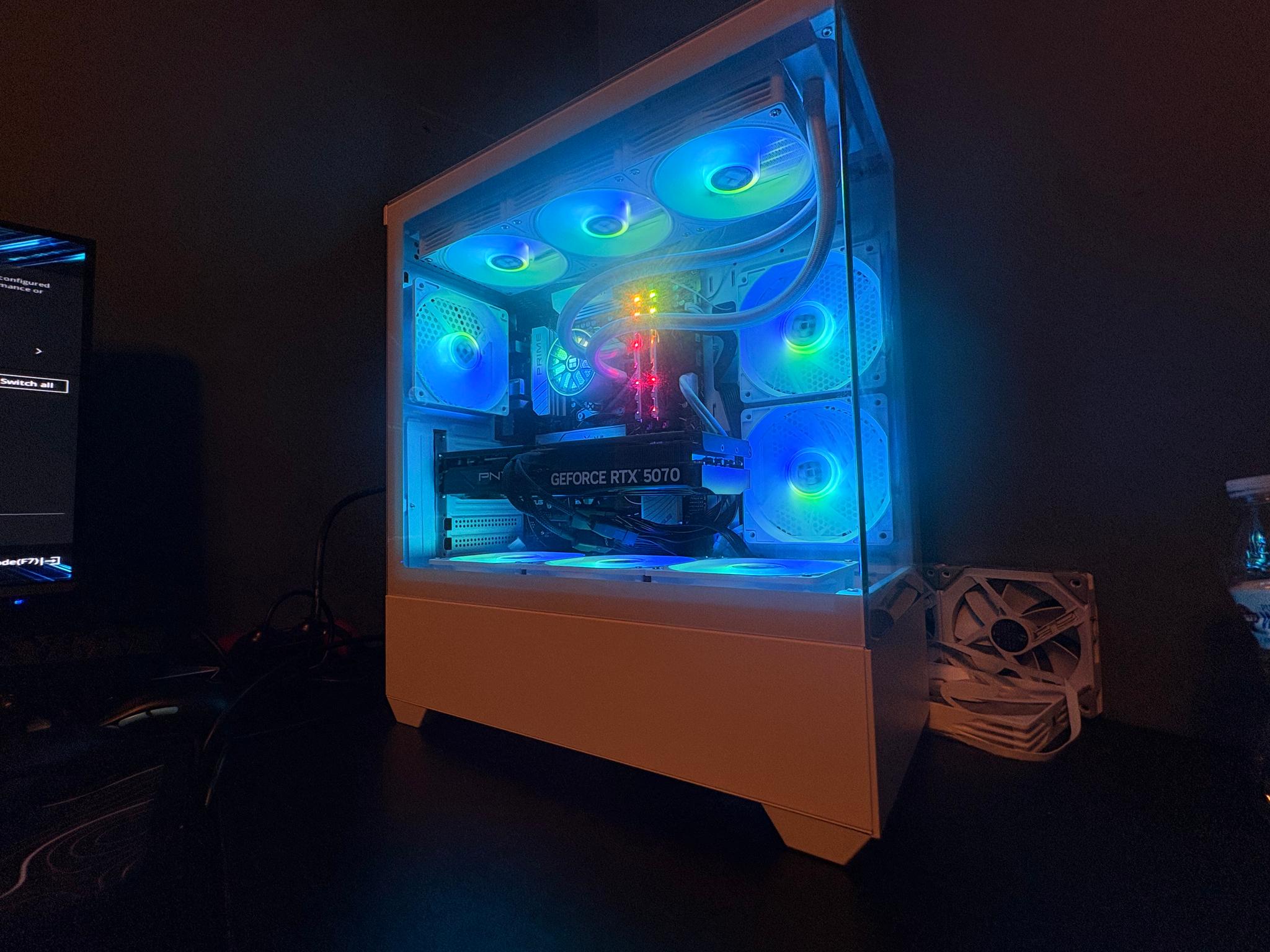 5070/Ryzen 5 9600x/32GB DDR5/1TB NVMe-Gaming Pc