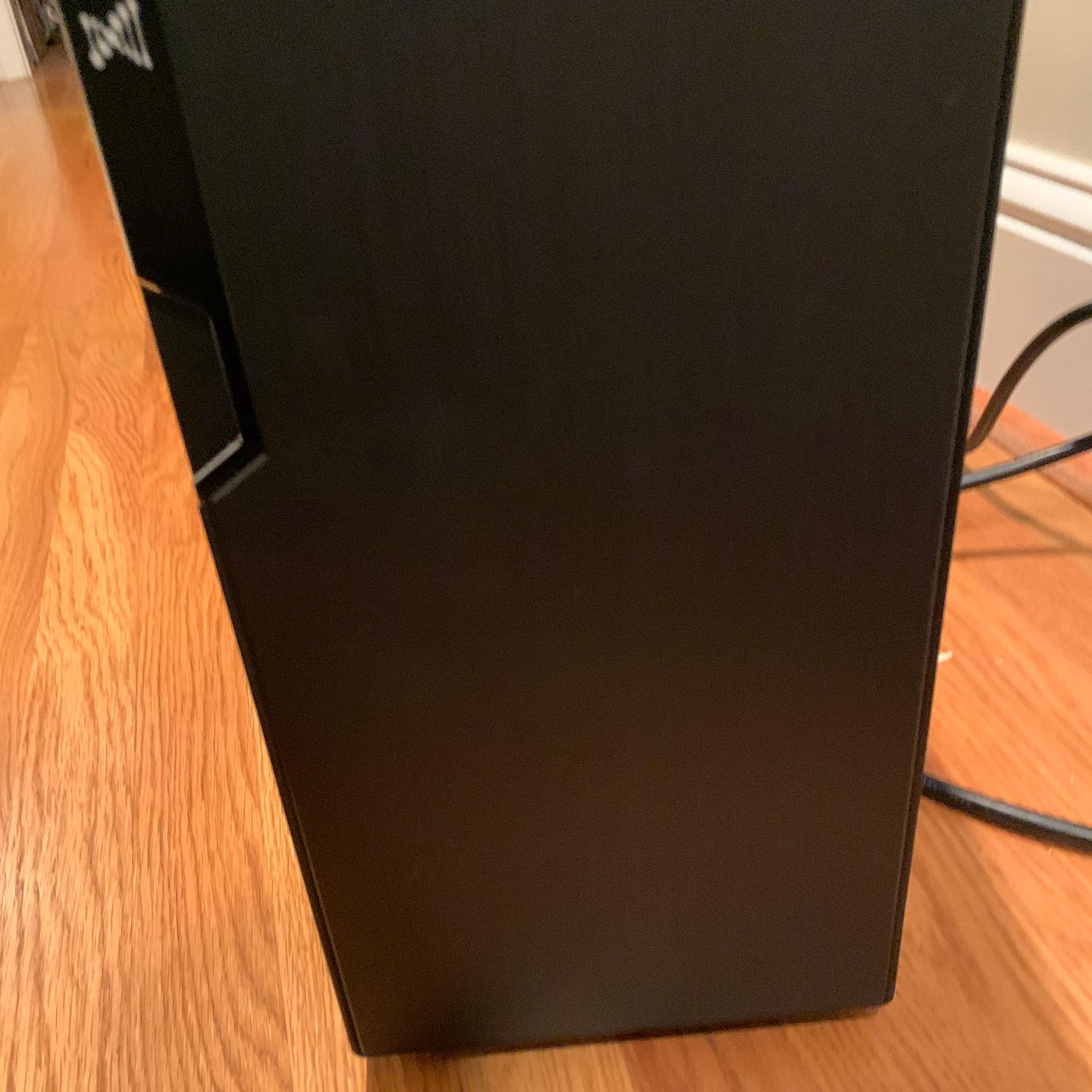 RYZEN 5 1600 GTX 1070 VR READY 1080P 4K STREAMING/EDITING/GAMING RGB PC 16GB RAM 500GB SSD