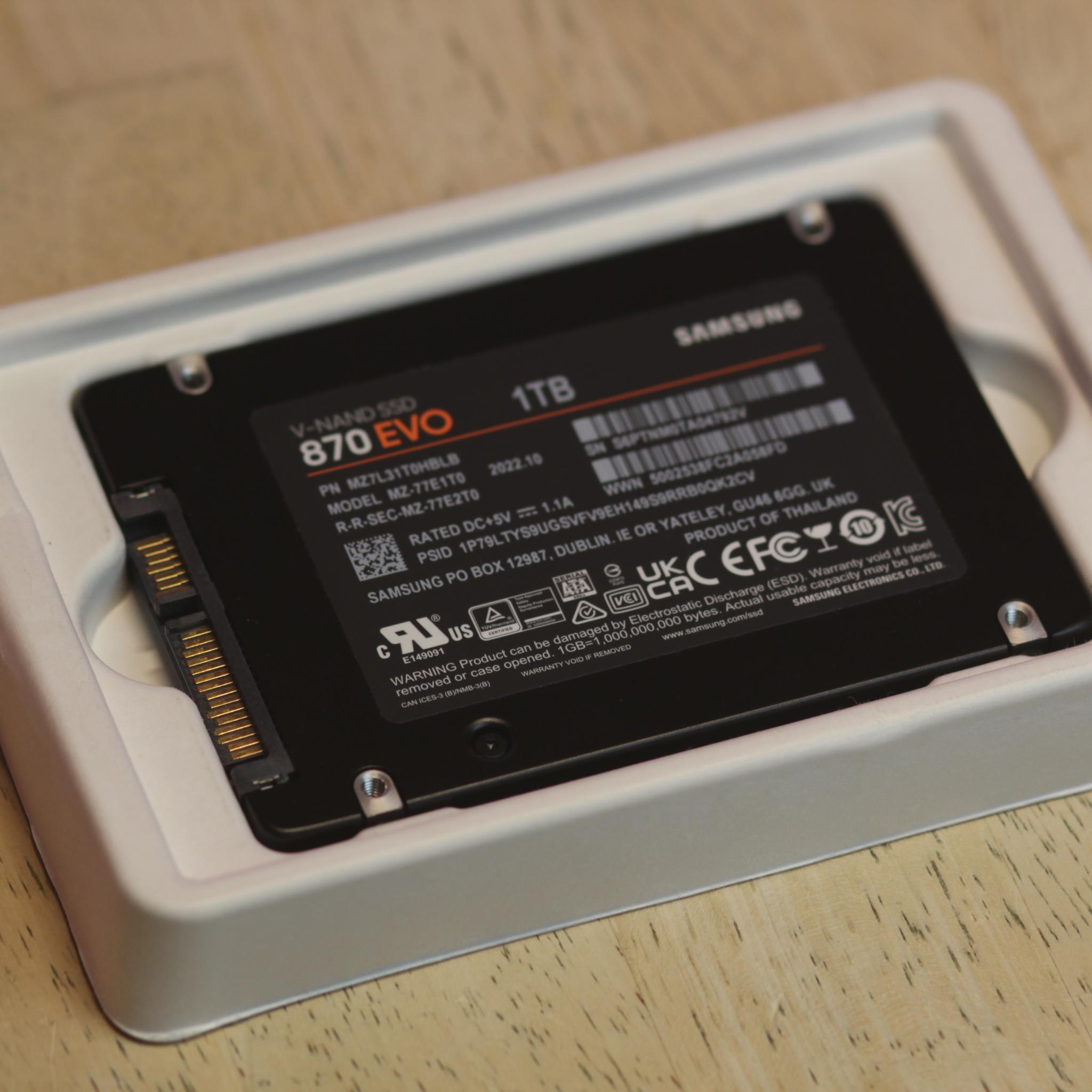 Samsung 870 EVO SATA III SSD 1TB 2.5”