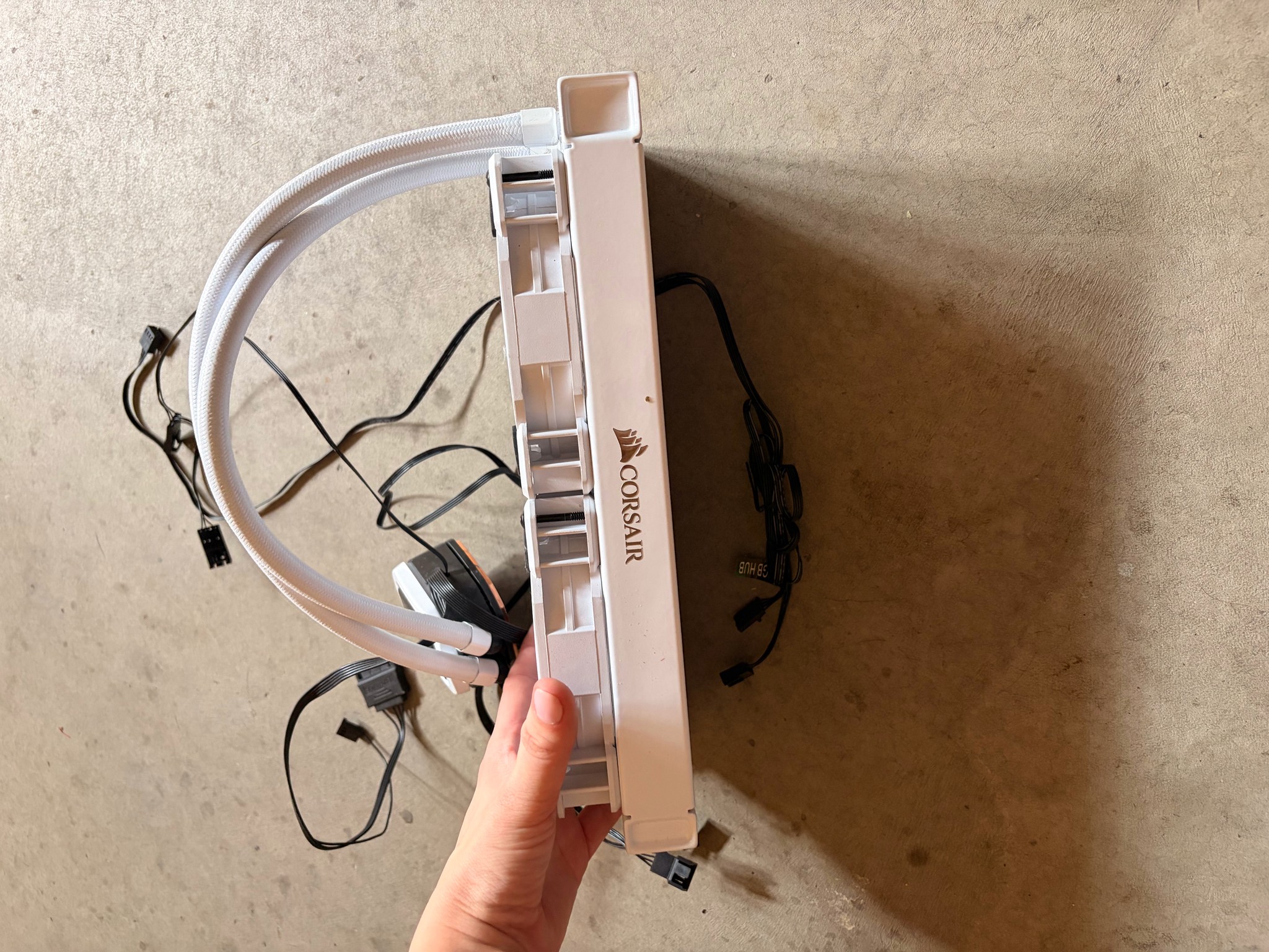 CORSAIR WHITE LIQUID CPU COOLER - NEVER USED
