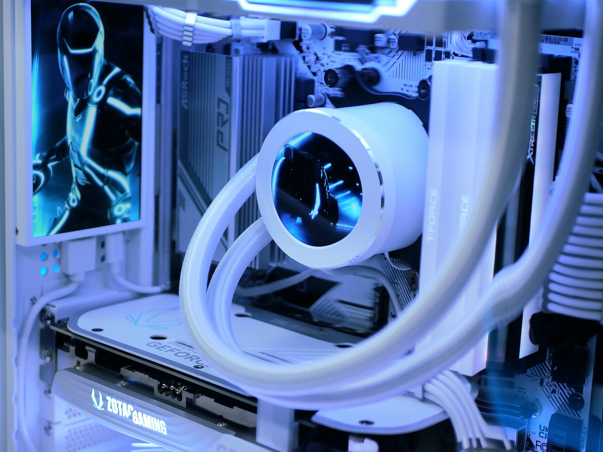 🖥×🧊 Ryzen 7 5800X3D, RTX 4070, 32GB RAM, 1TB Gen 4.0 nvme