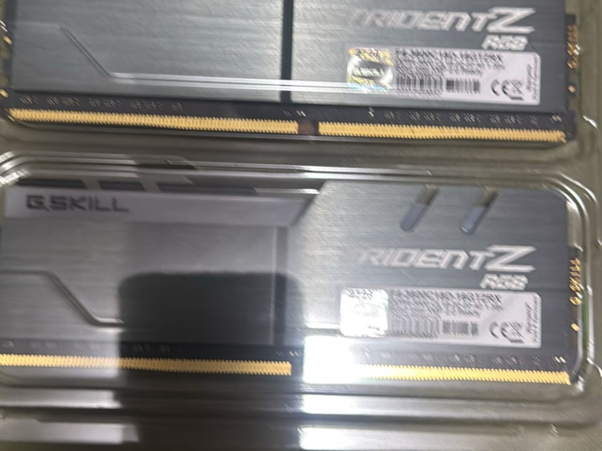 G.SKILL Trident Z RGB 16GB (2x8GB) DDR4-3600 288-Pin DIMM F4-3600C18D
