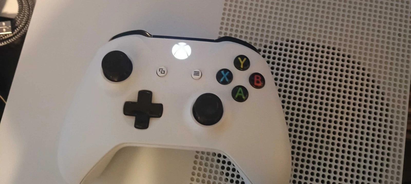 Microsoft Xbox One S 1TB Console - White (9 Game Bundle + Controller!)