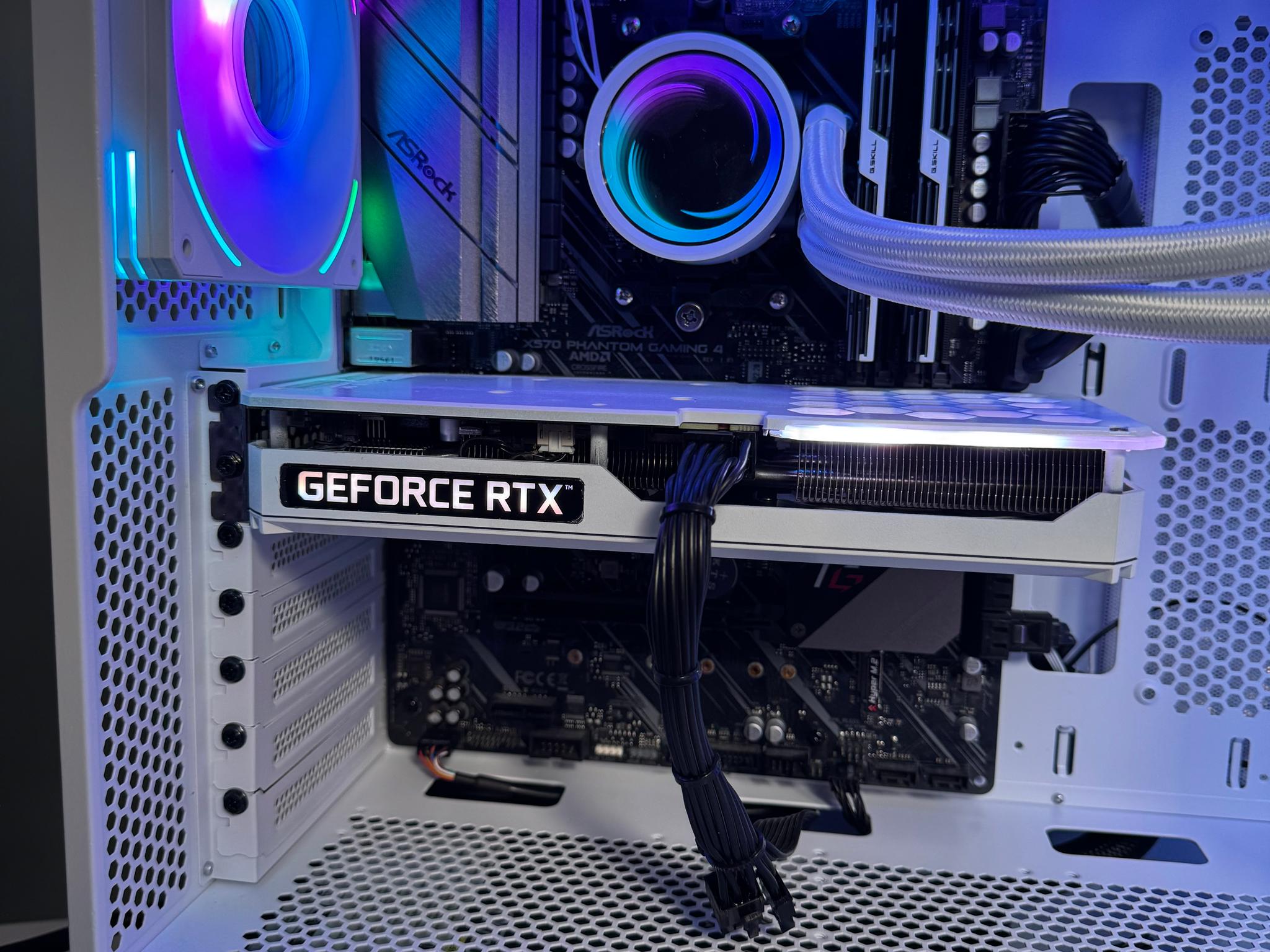 White Phantom | Custom Gaming PC | 3060 TI - R5 3600 - 16GB Ram - 512 SSD