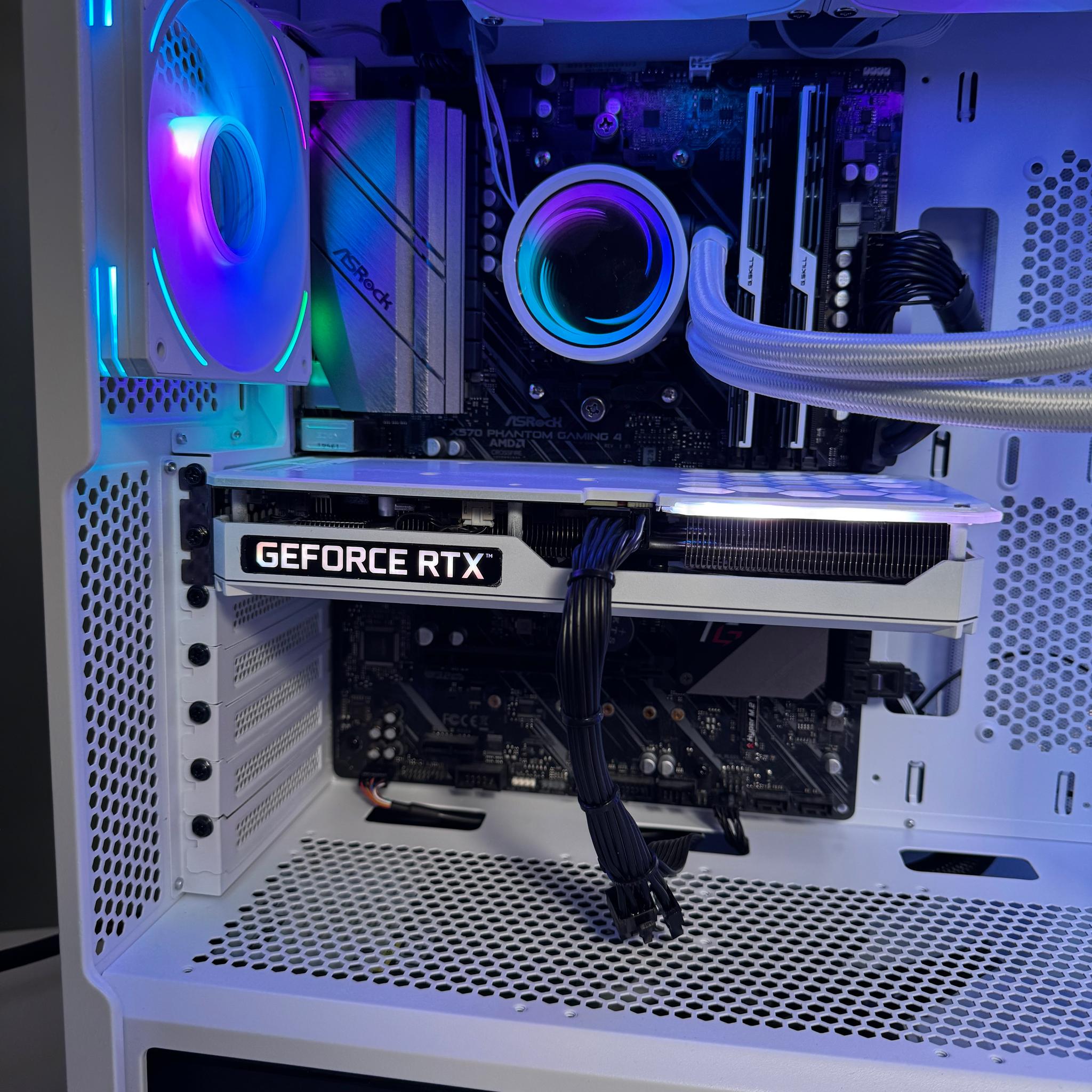 White Phantom | Custom Gaming PC | 3060 TI - R5 3600 - 16GB Ram - 512 SSD