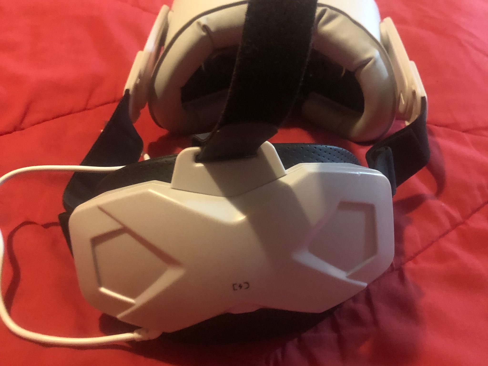 Meta Quest 2 w/ Battery Strap, NO CONTROLLER