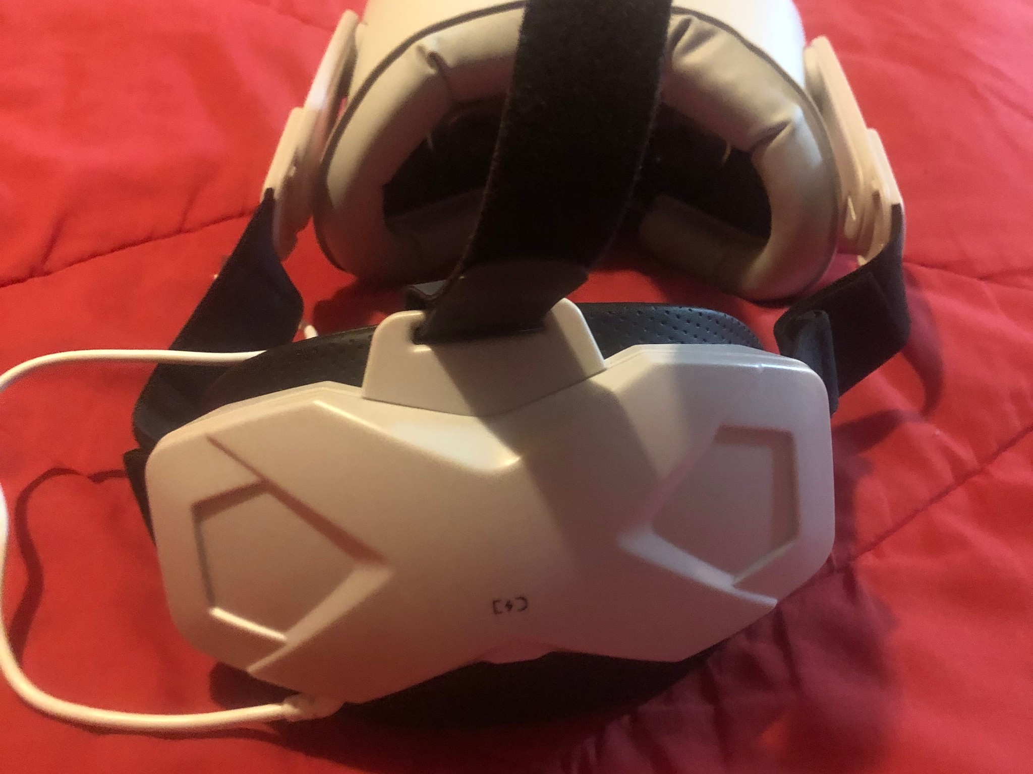 Meta Quest 2 w/ Battery Strap, NO CONTROLLER