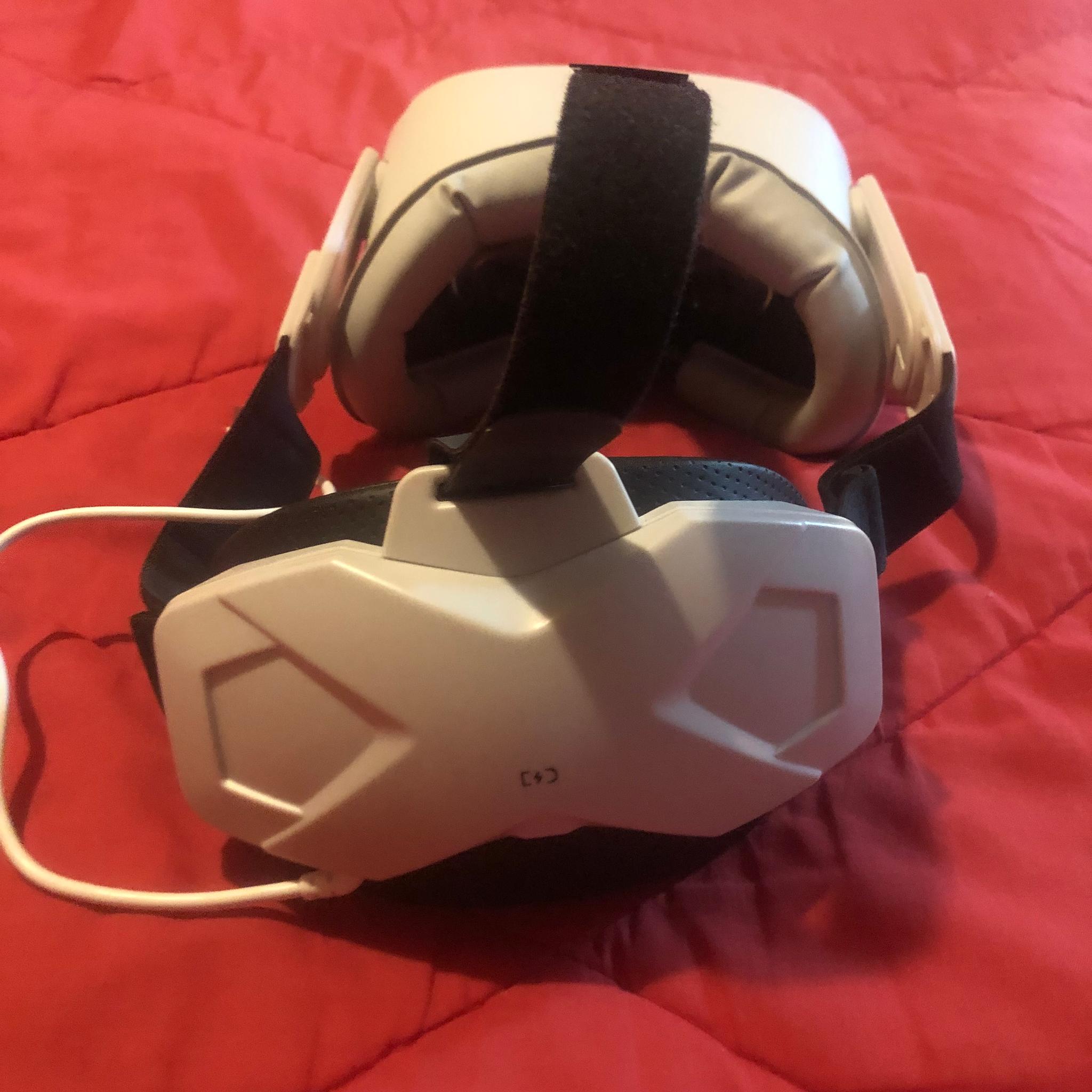 Meta Quest 2 w/ Battery Strap, NO CONTROLLER