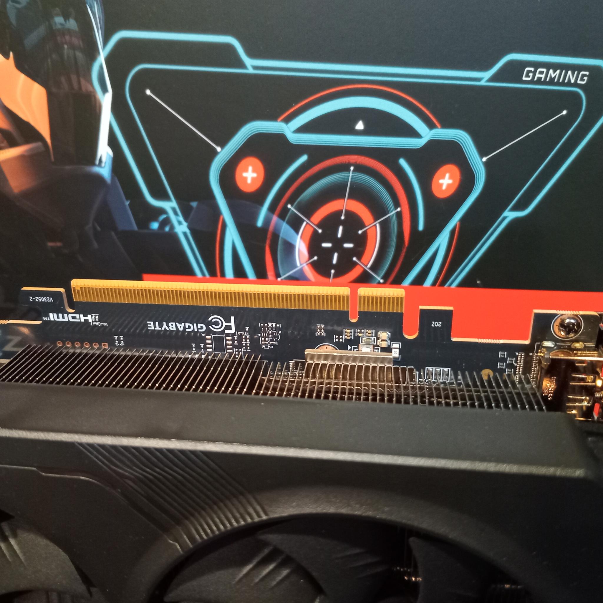 GIGABYTE Radeon RX 7800 XT GAMING OC 16G
