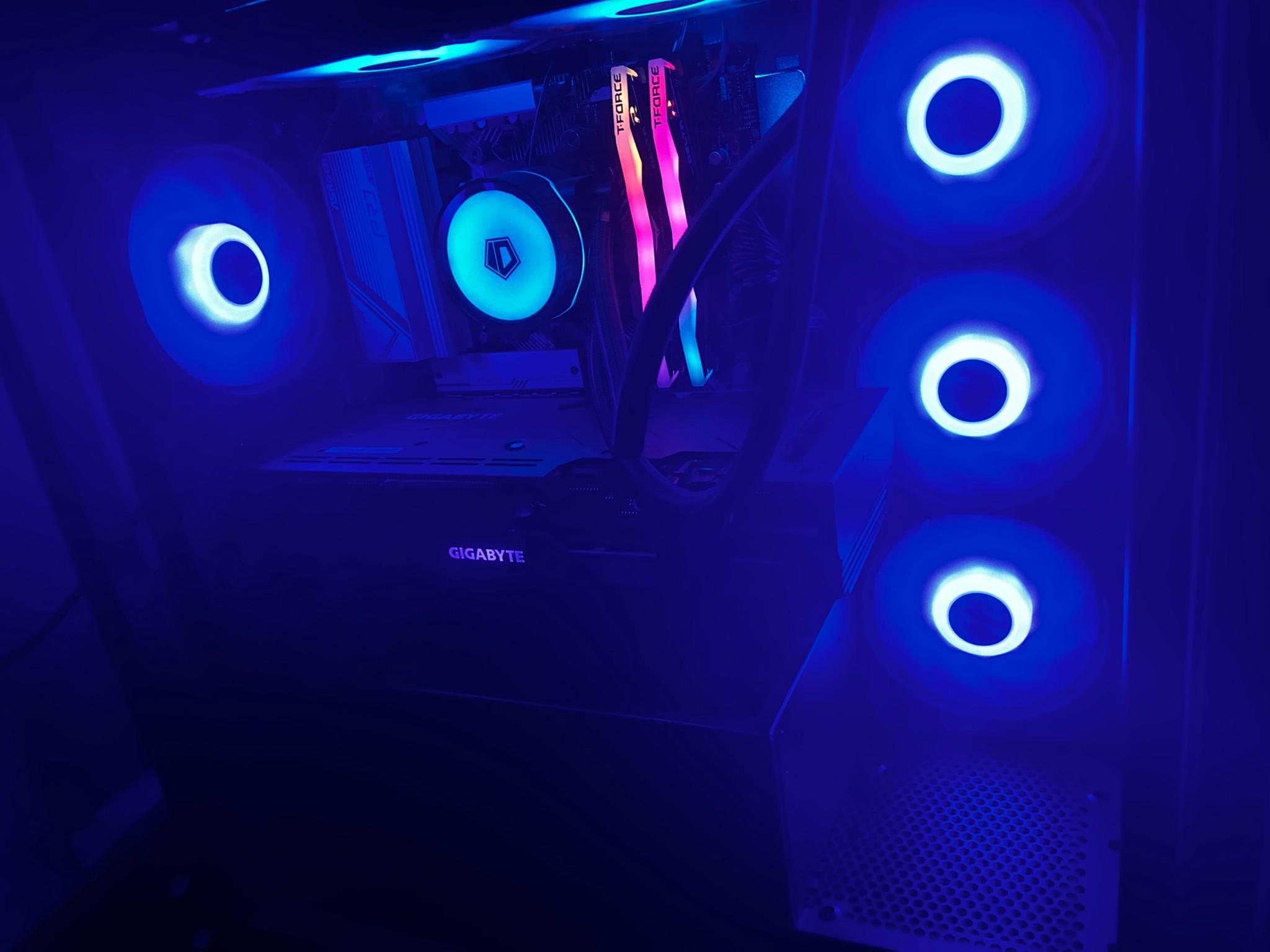 ID-COOLING AuraFlow 240mm AIO
