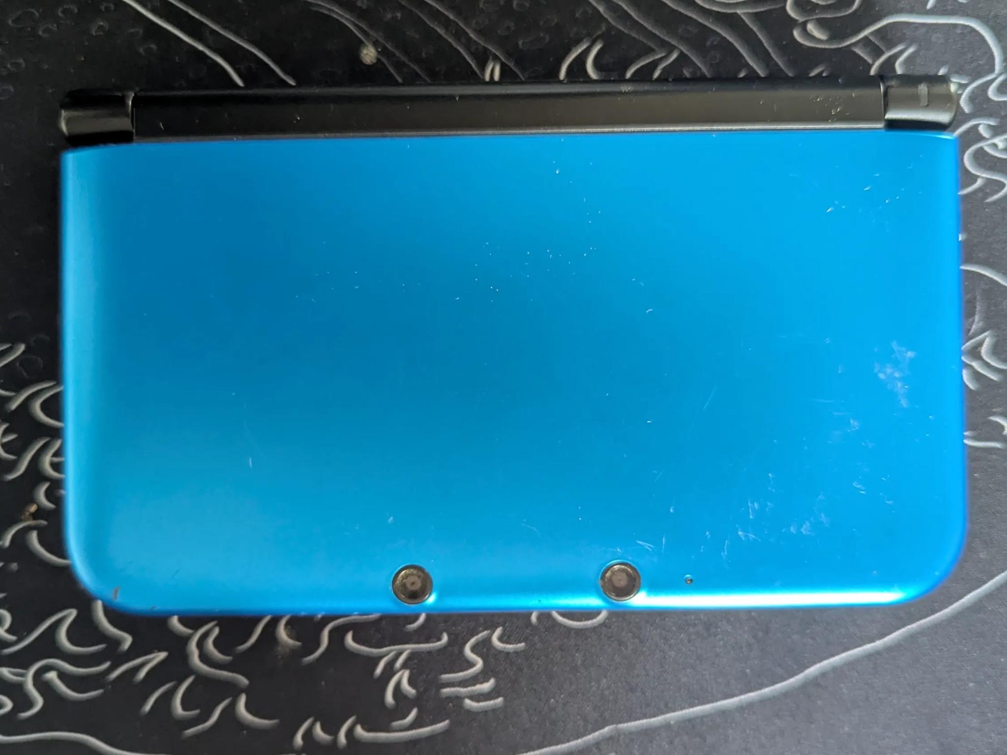 Blue Nintendo 3DS XL