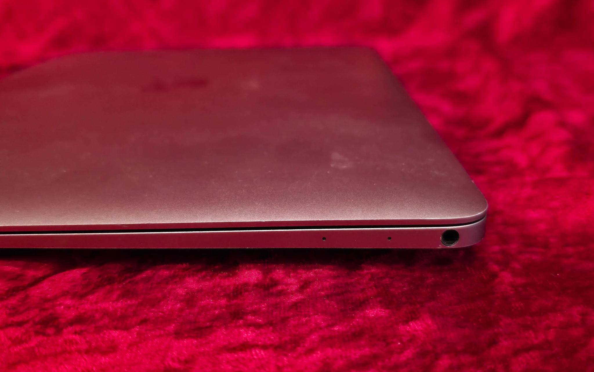 MacBook Air A1534