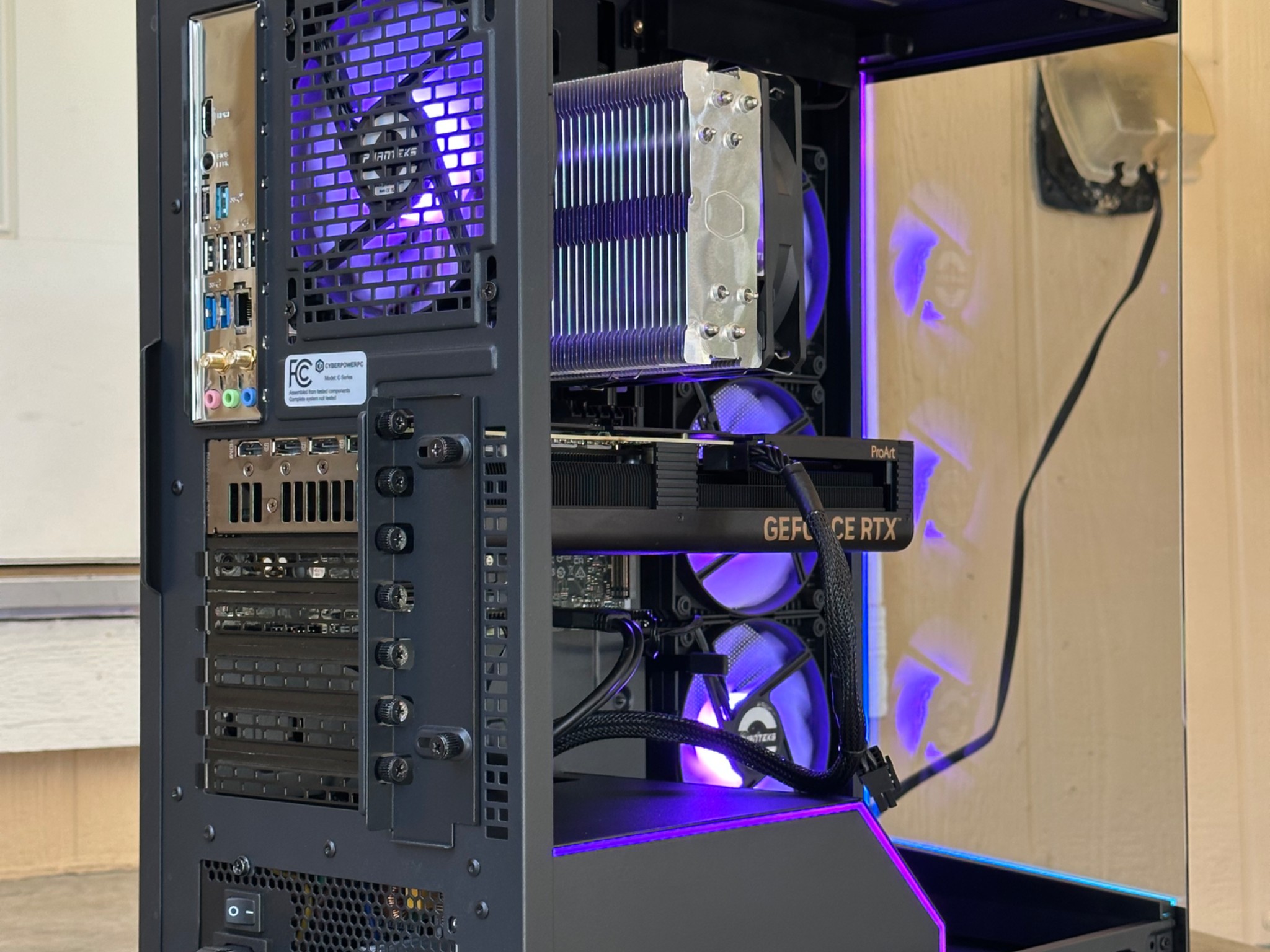 Ryzen 7 7700 / RTX 4060 Ti 16GB / 32GB DDR5 / 2TB MSI Nvme ssd / Windows 11