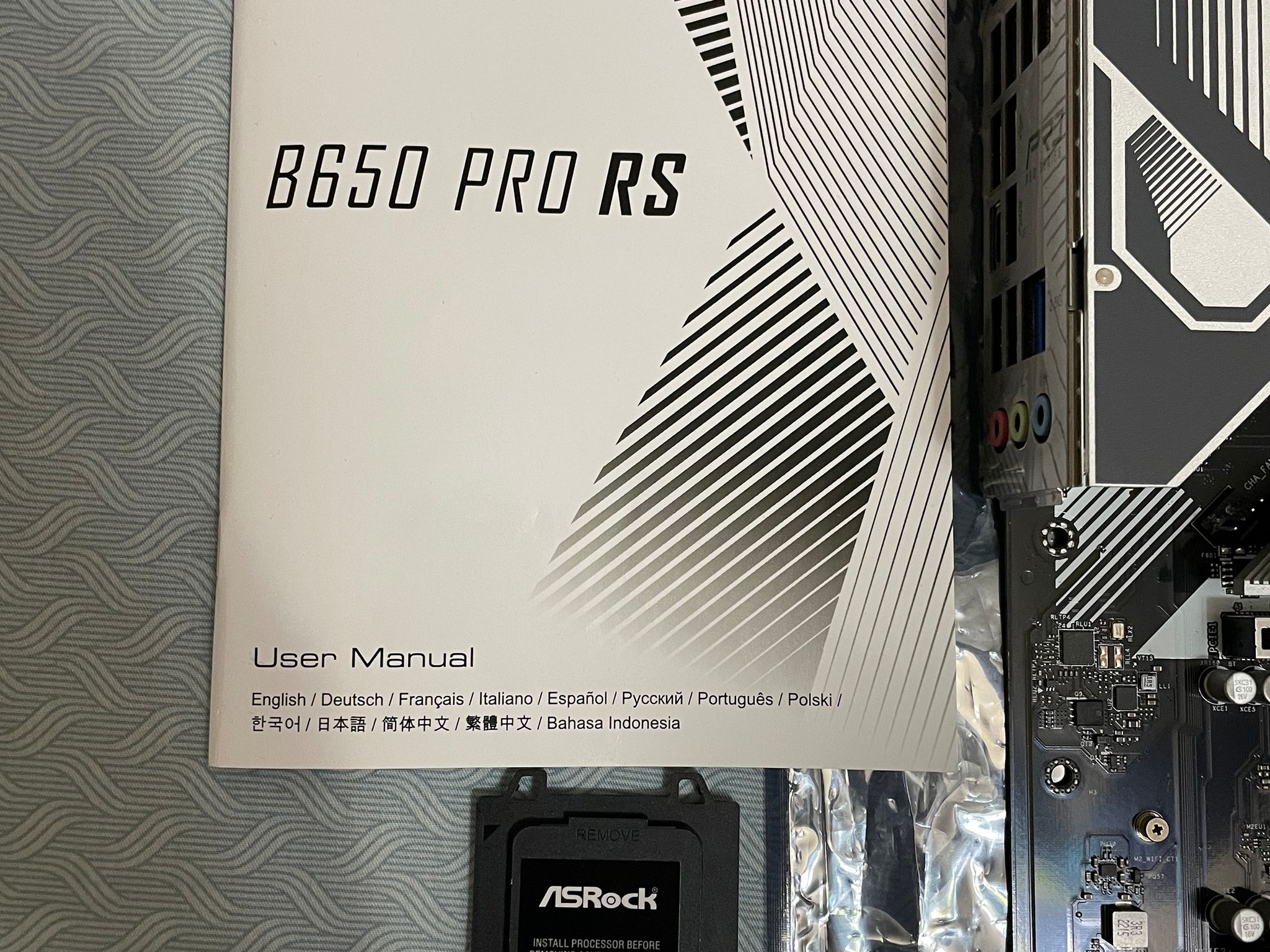 ASRock B650 Pro RS + Corsair Dominator Platinum RGB 32GB DDR5-5600 RAM