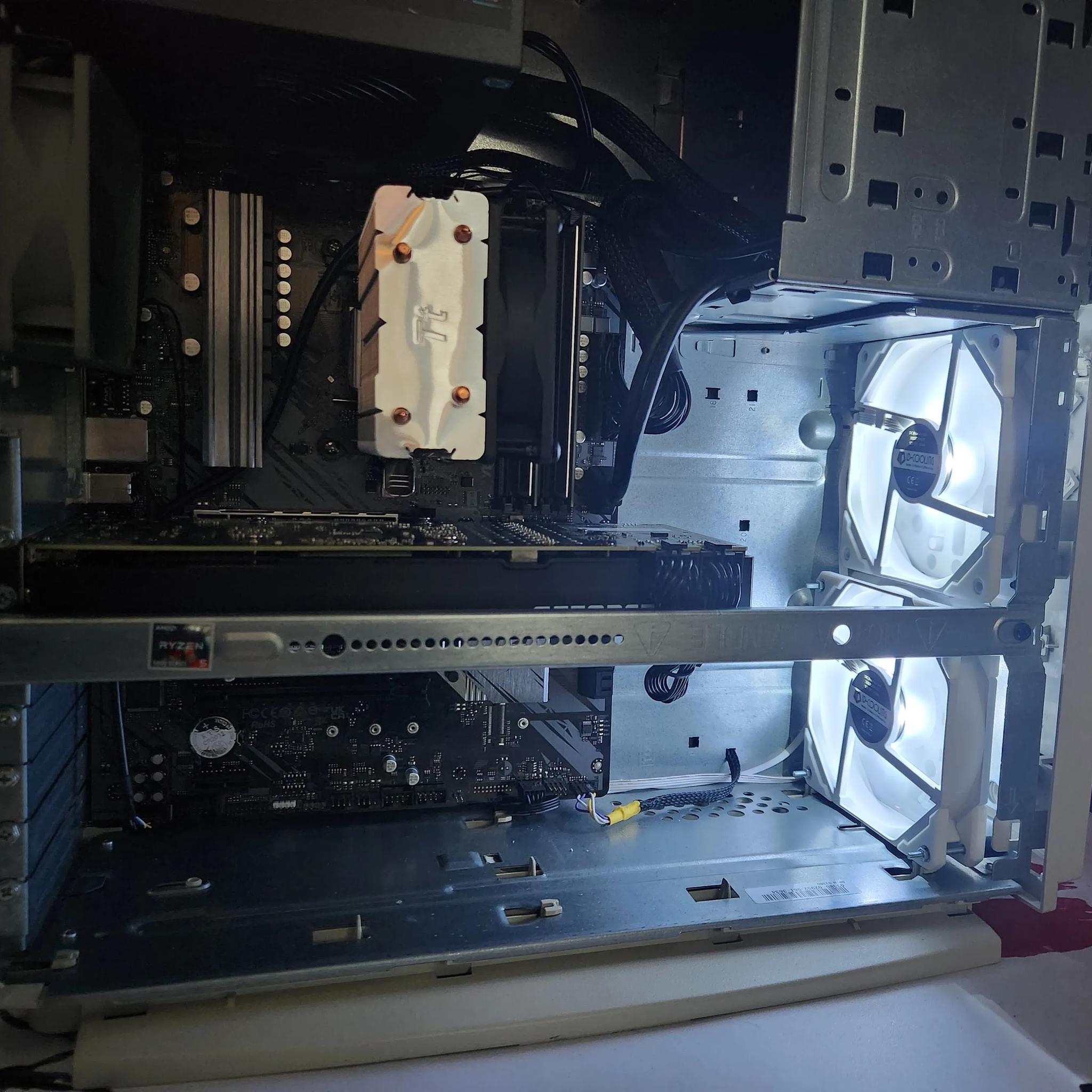 Sleeper Retro Gaming RIG Ryzen 5 / 32GB Ram/ 1TB SSD/ RTX 3070