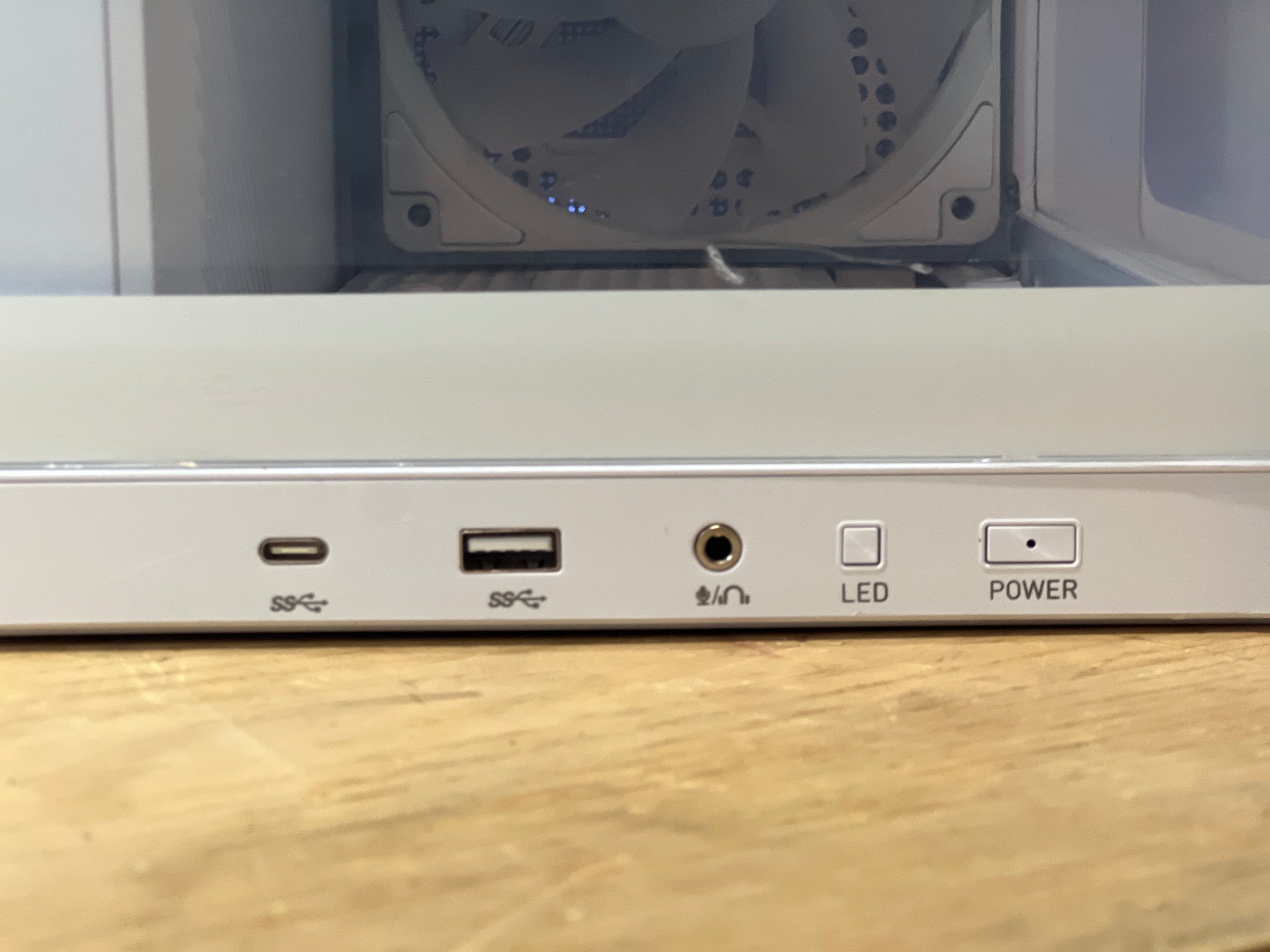 Clean and fast 4090/7600x3d/32g ddr5/2tb nvme/1000 watt psu