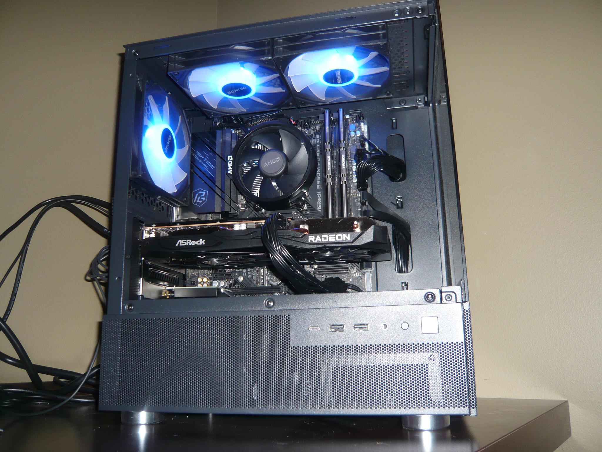 AMD 5500/ RX 6600/ 16GB DDR4/ WD 1TB NVME/ mATX RGB/ Win 11 Home License