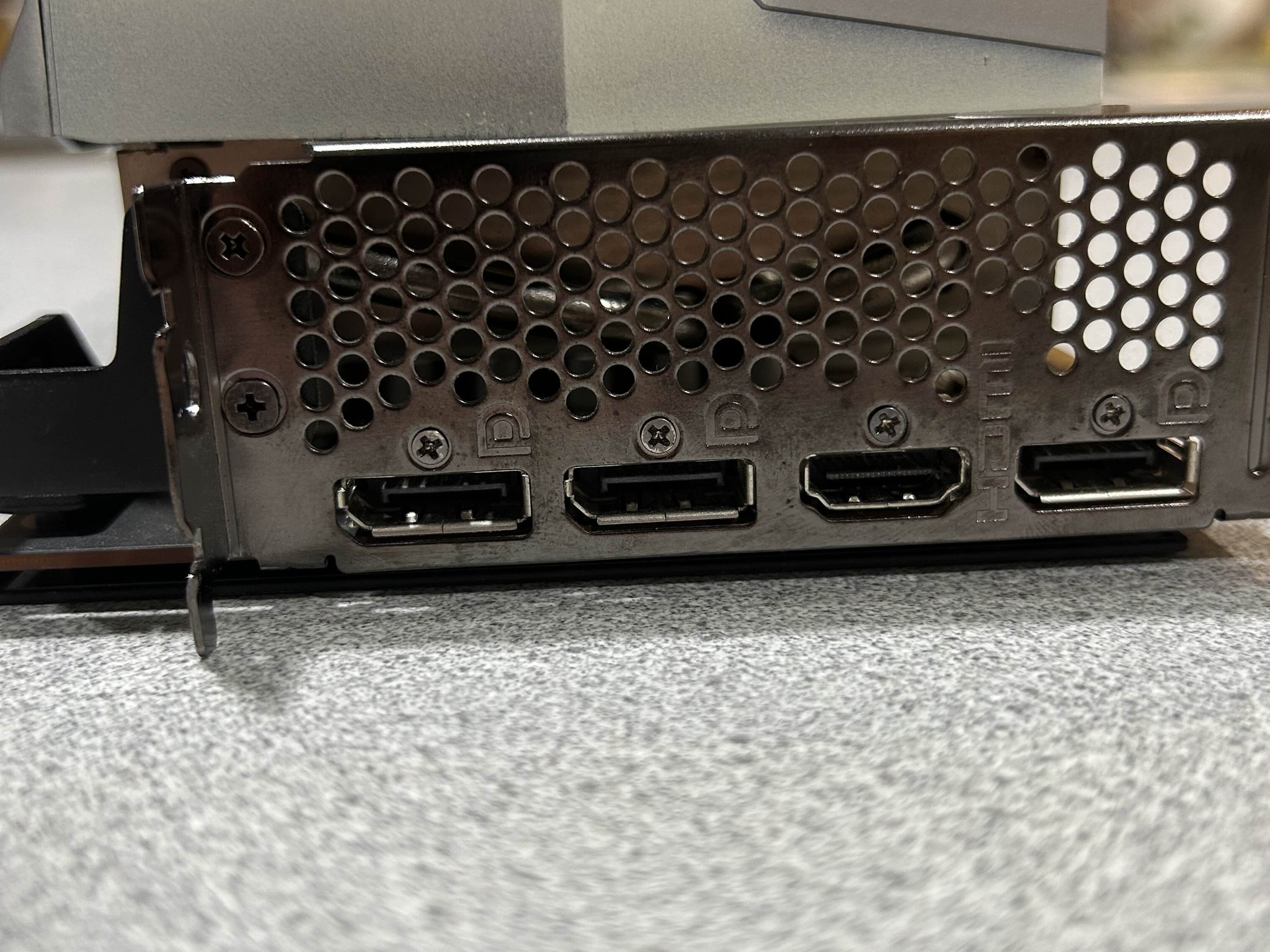 *READ DESC OVERHEATING ISSUE BUT WORKS* RX 6700XT