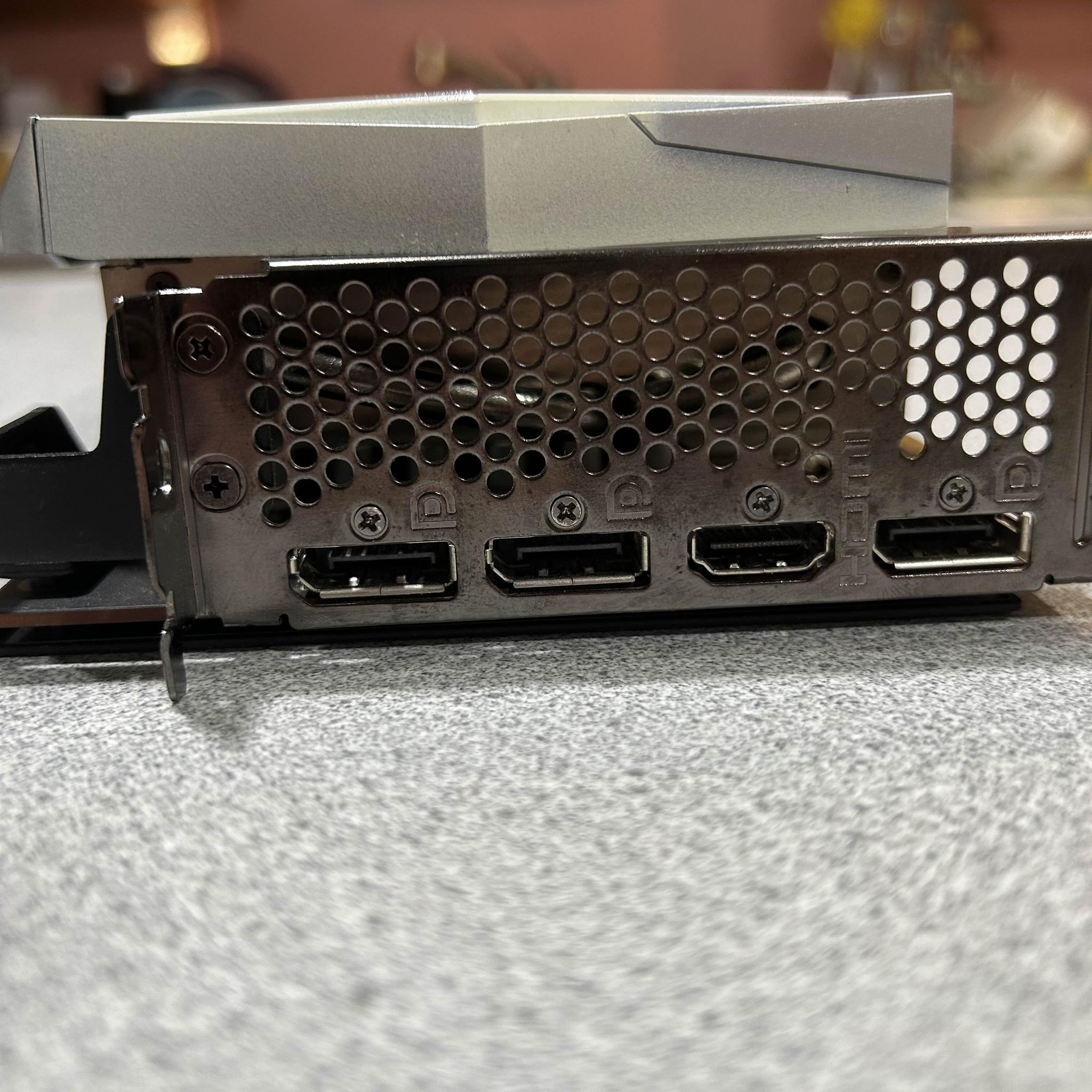 *READ DESC OVERHEATING ISSUE BUT WORKS* RX 6700XT