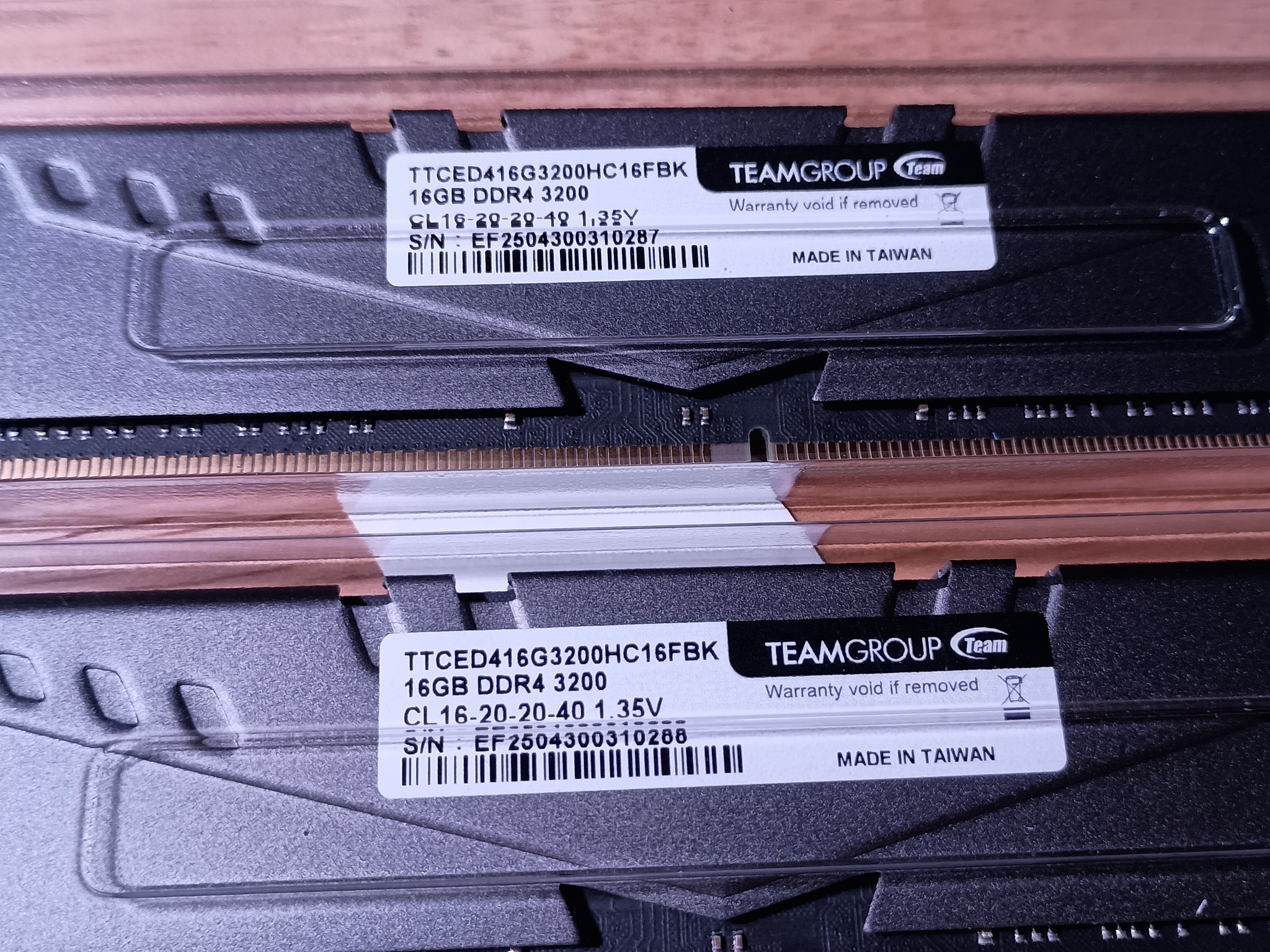 32GB DDR4 3200mhz - Team Group T-Create Expert memory kit, 2x 16gb udimms.