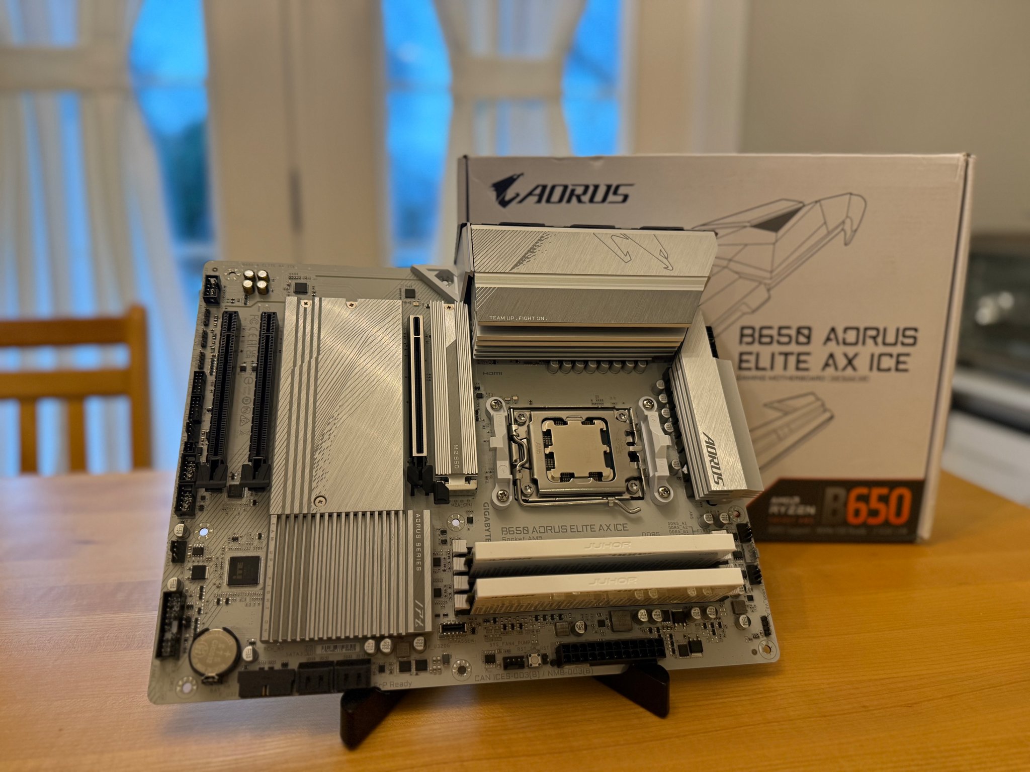 ⚪️❄️| Ryzen 9 7950x3d, 32gb DDR5, AM5 Gigabyte B650 Elite Ice AX Bundle! Fully tested, like new