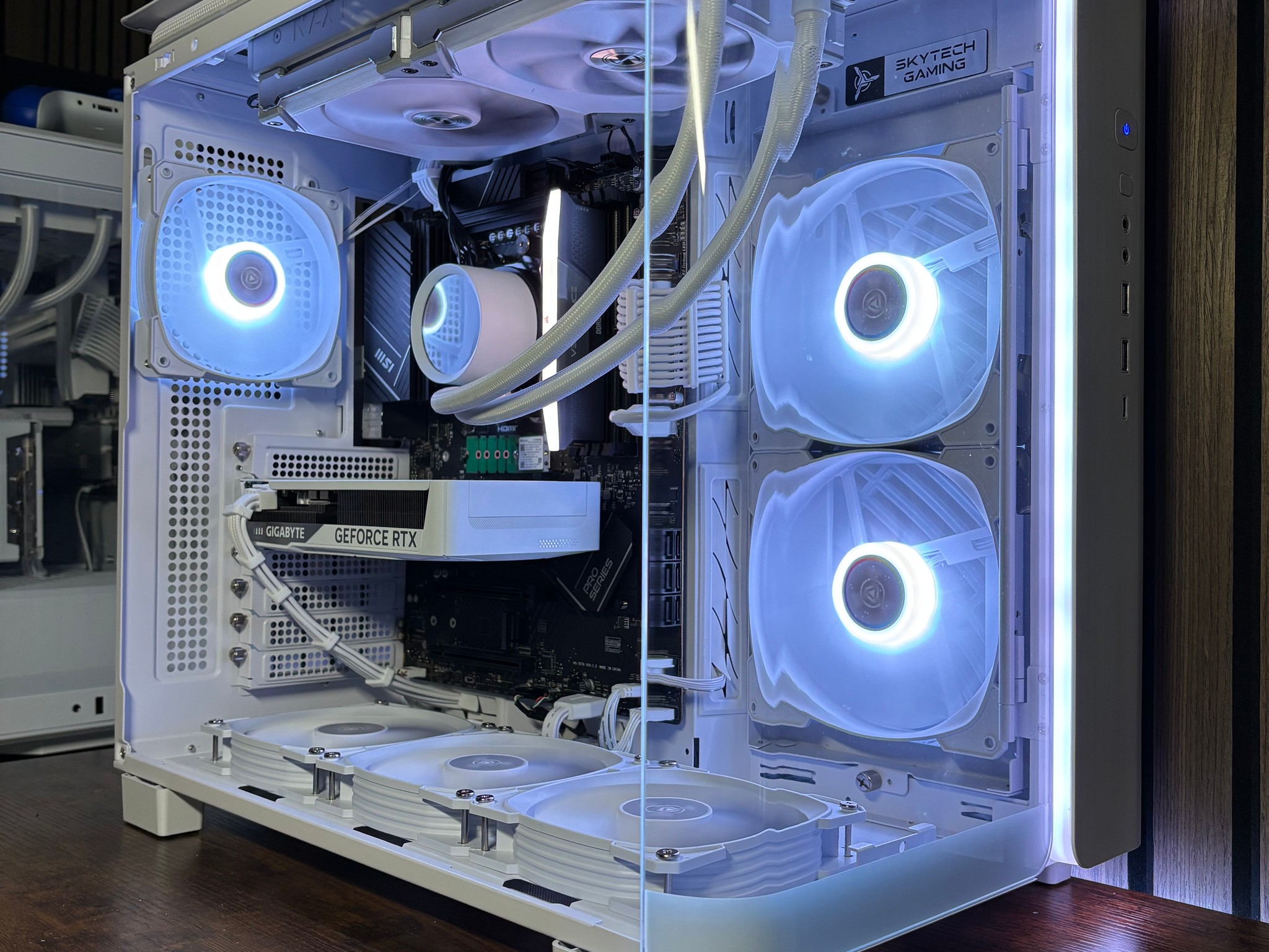 🤍 RTX 5060 | RYZEN 5 7500F | 16GB DDR5 RAM | LIQUID COOLED | WHITE GAMING PC