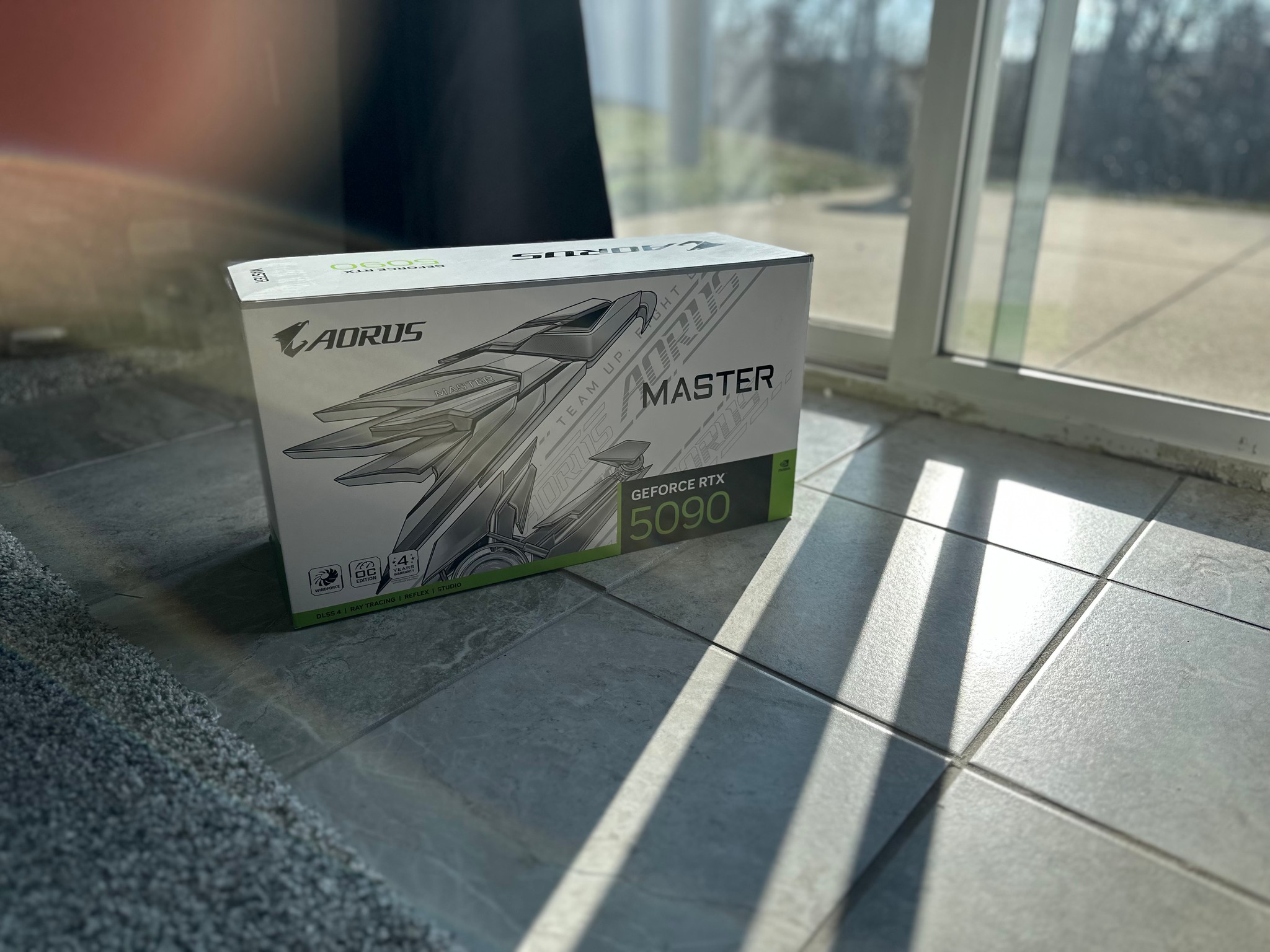 GIGABYTE AORUS GeForce RTX 5090 MASTER ICE 32G