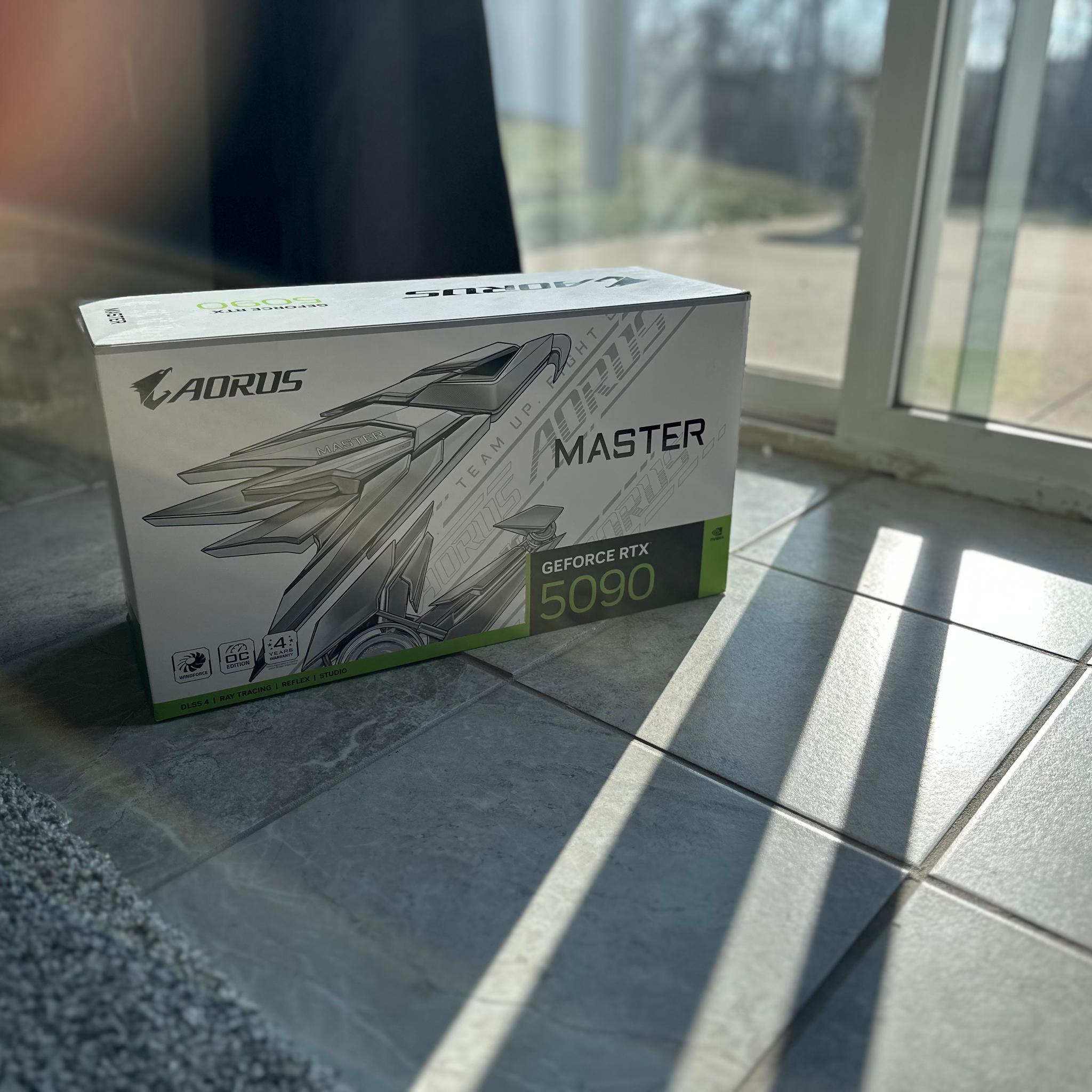 GIGABYTE AORUS GeForce RTX 5090 MASTER ICE 32G