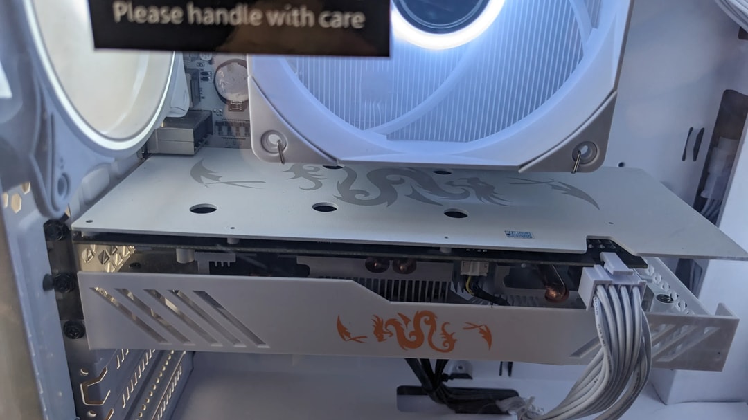 RTX 2060 Super, Ryzen 5 5600X, 2x8GB 3000mz 512GB NVMe All White