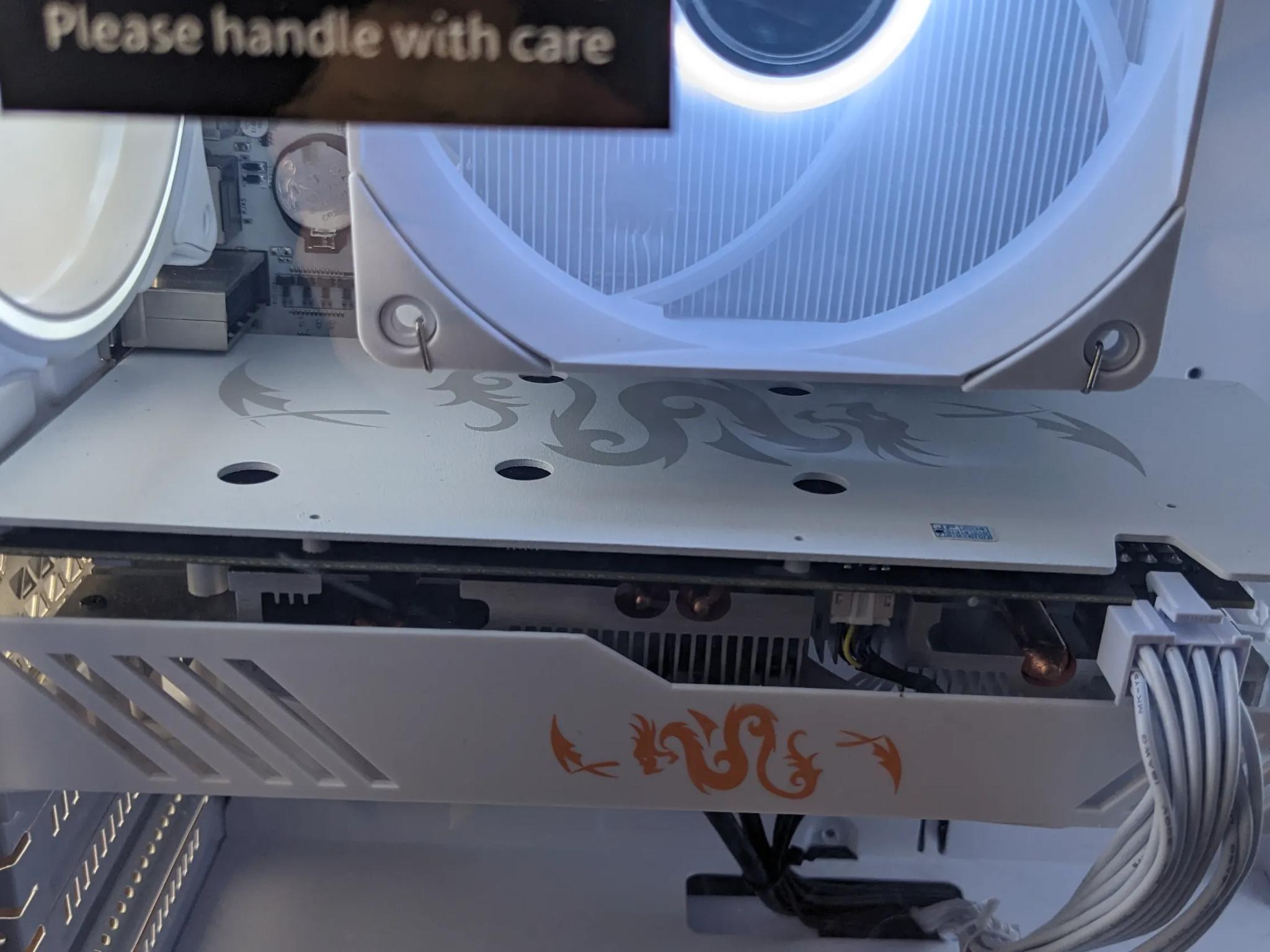 RTX 2060 Super, Ryzen 5 5600X, 2x8GB 3000mz 512GB NVMe All White Out