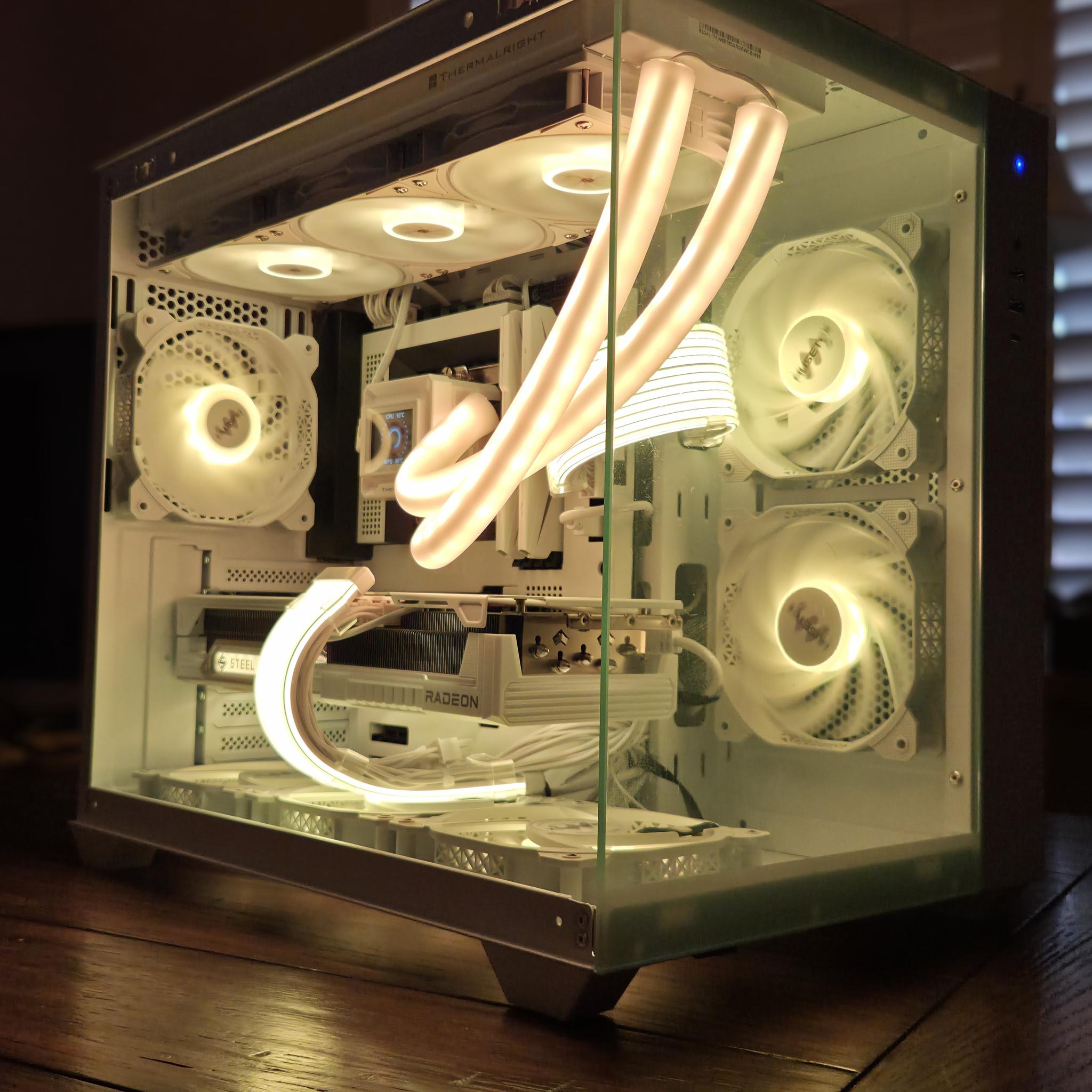 Blizzard! ❄️ | RX 9070 XT Gaming PC | Intel i5-14600K | 32GB DDR5 | 1TB Gen4 NVMe | 2" LCD Display!